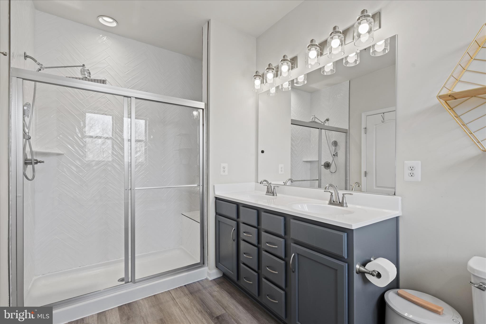 VISTA GARDENS - Residential