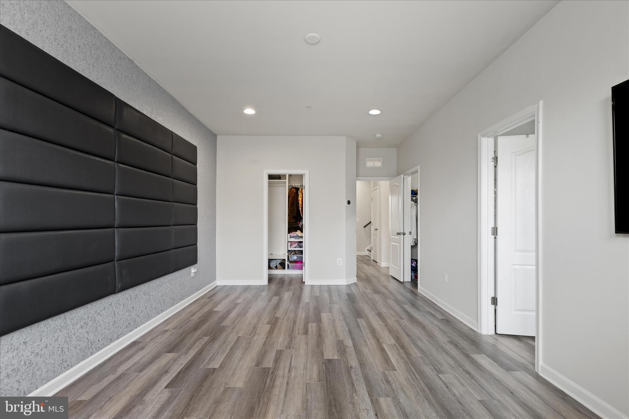 VISTA GARDENS - Residential