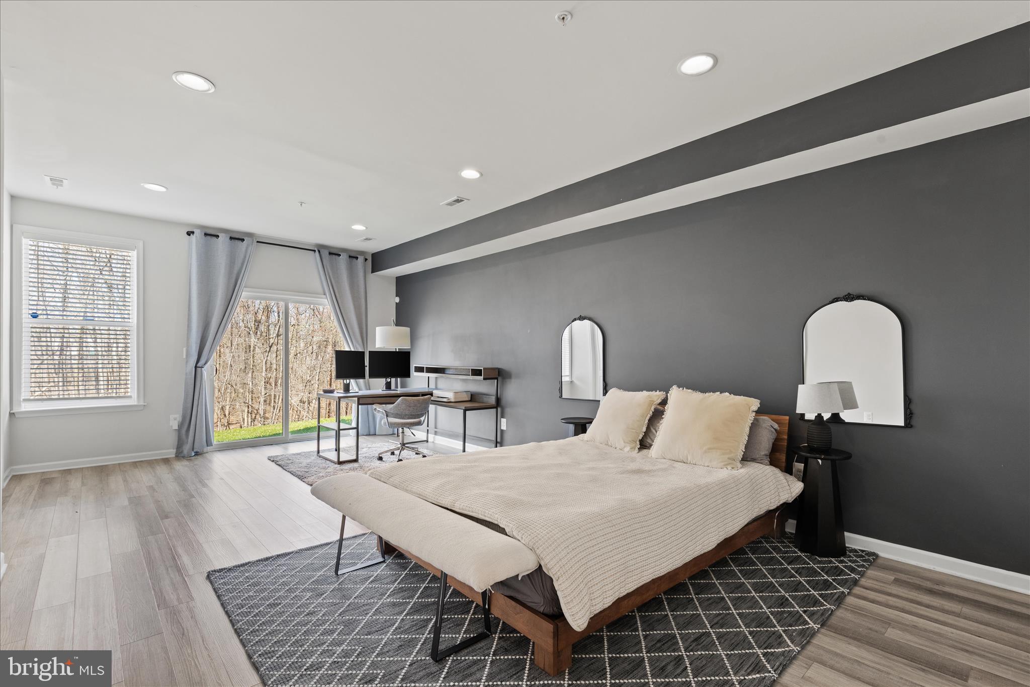 4916 VISTA GLEN LANE