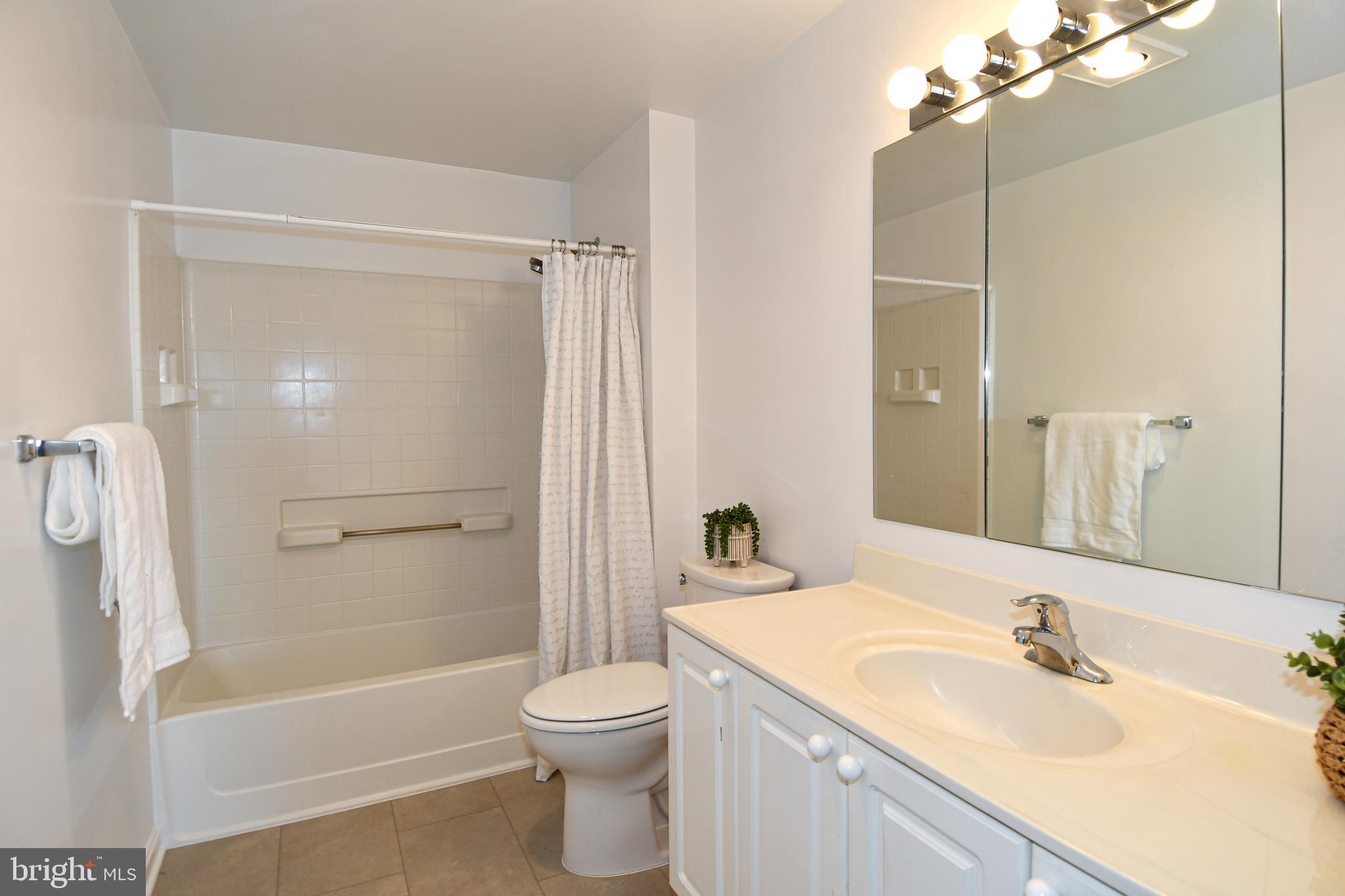 OVERLOOK AT LEISURE WORLD - Residential