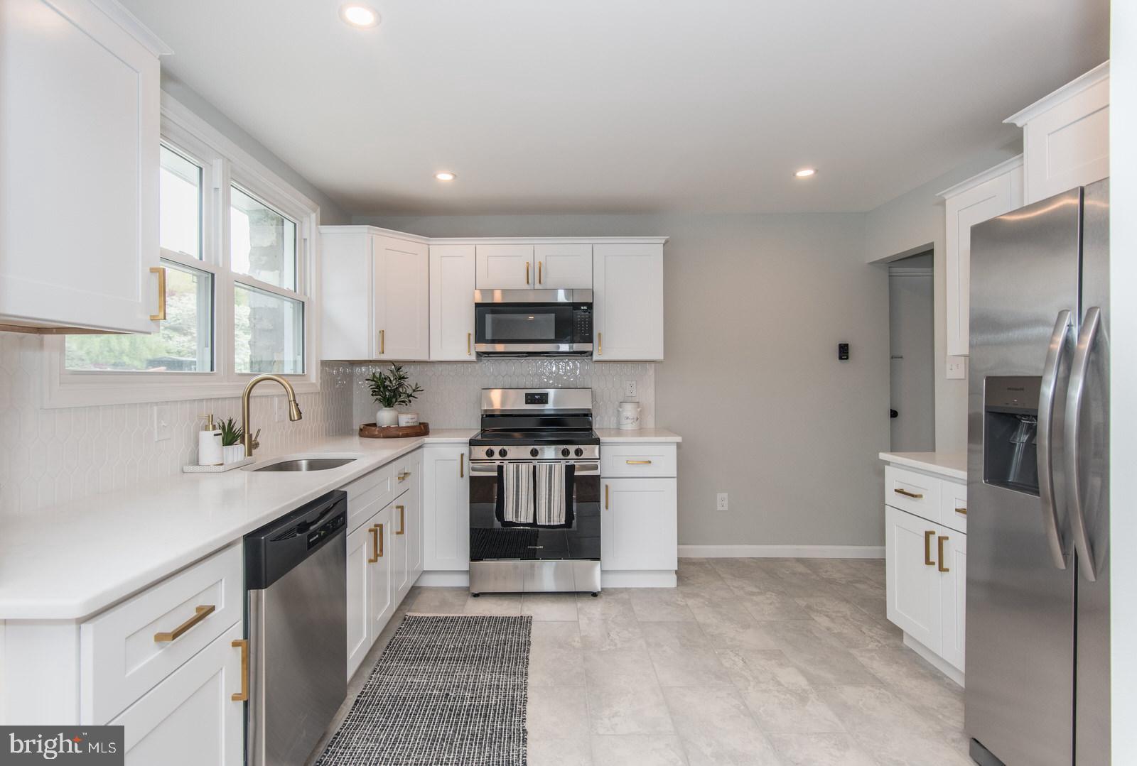 FOX CHASE - Residential