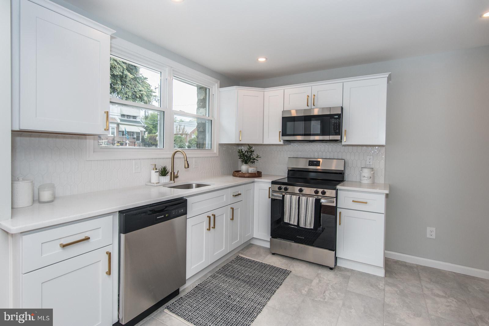 FOX CHASE - Residential
