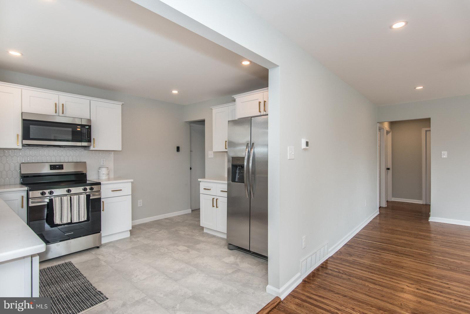 FOX CHASE - Residential