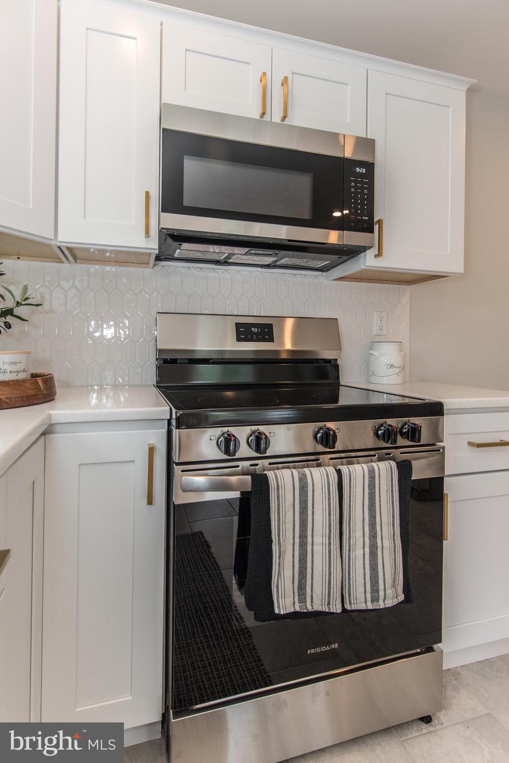 FOX CHASE - Residential