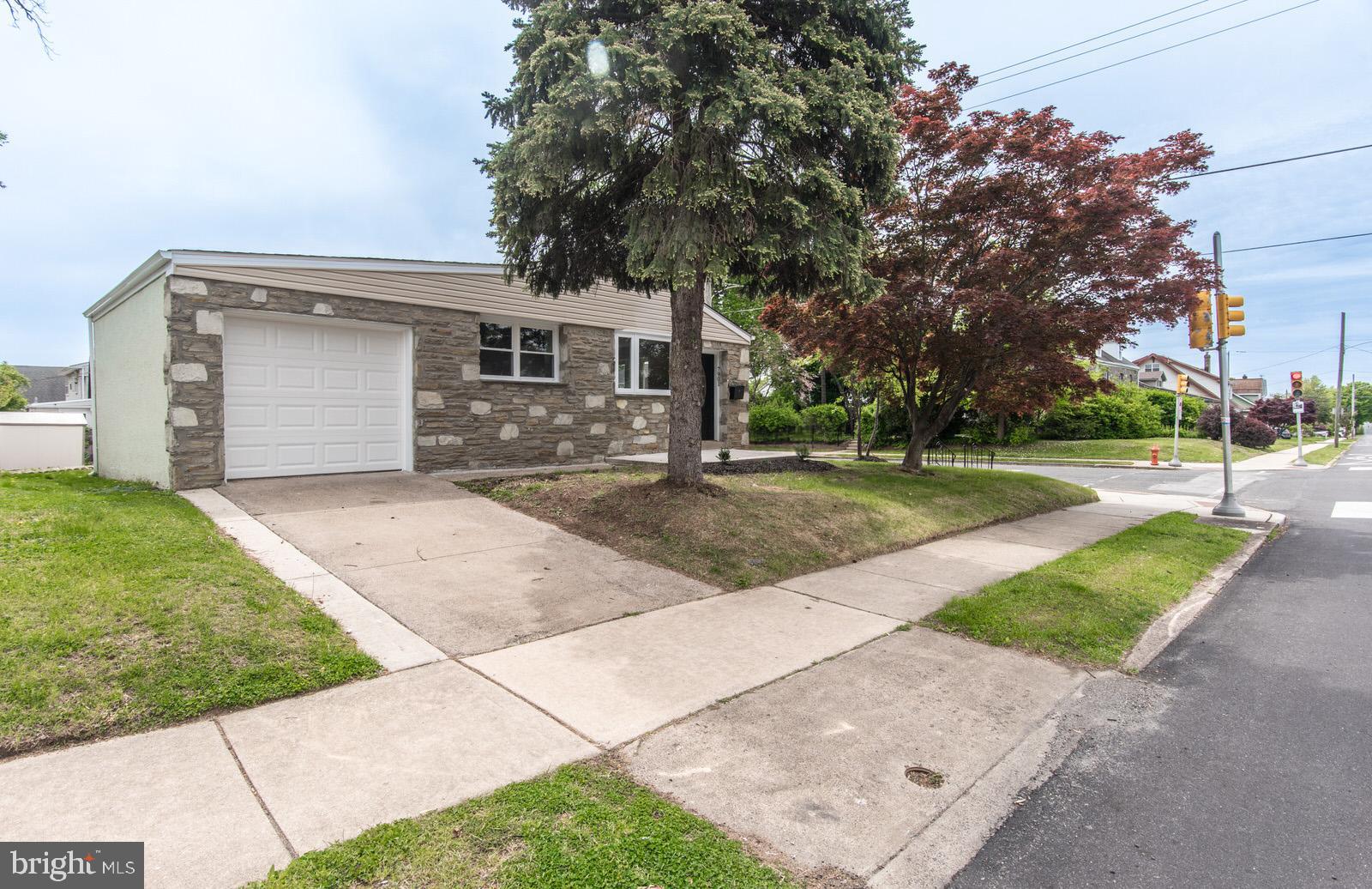 FOX CHASE - Residential