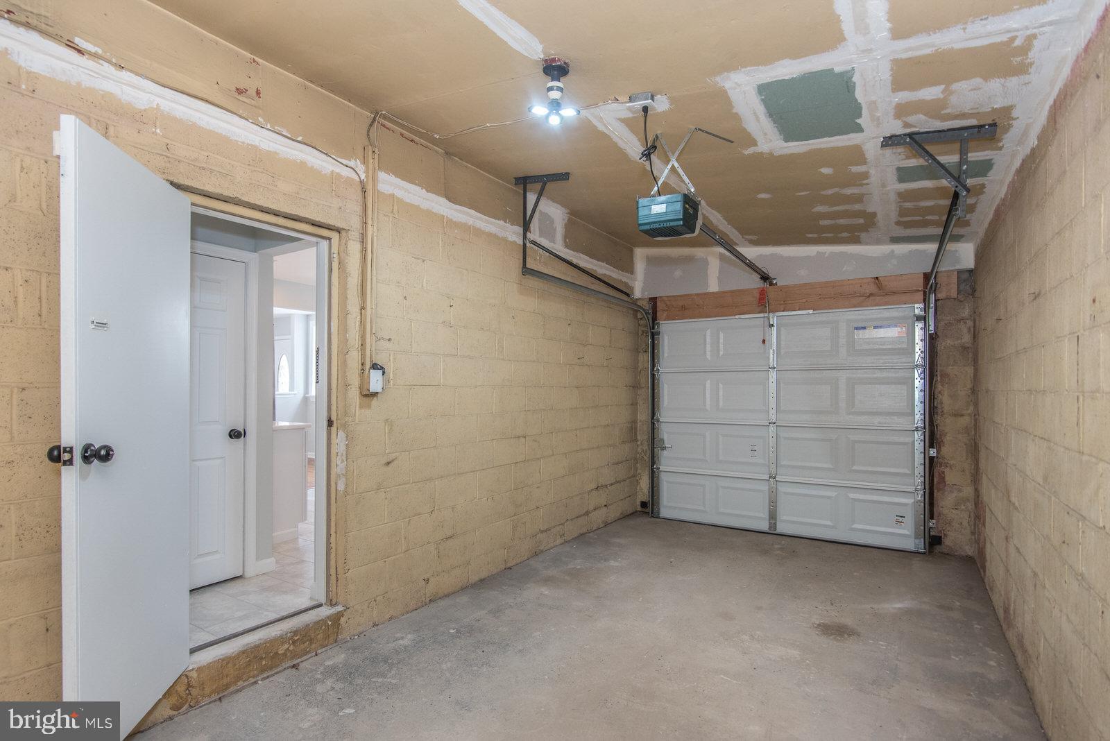 FOX CHASE - Residential