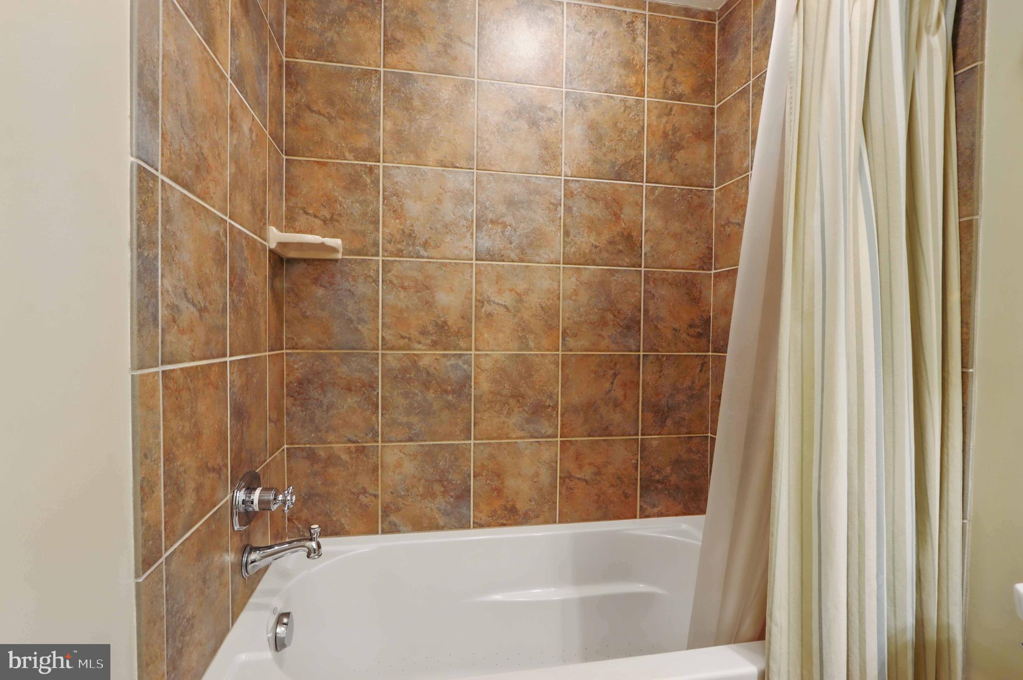 SEVEN OAKS - Residential