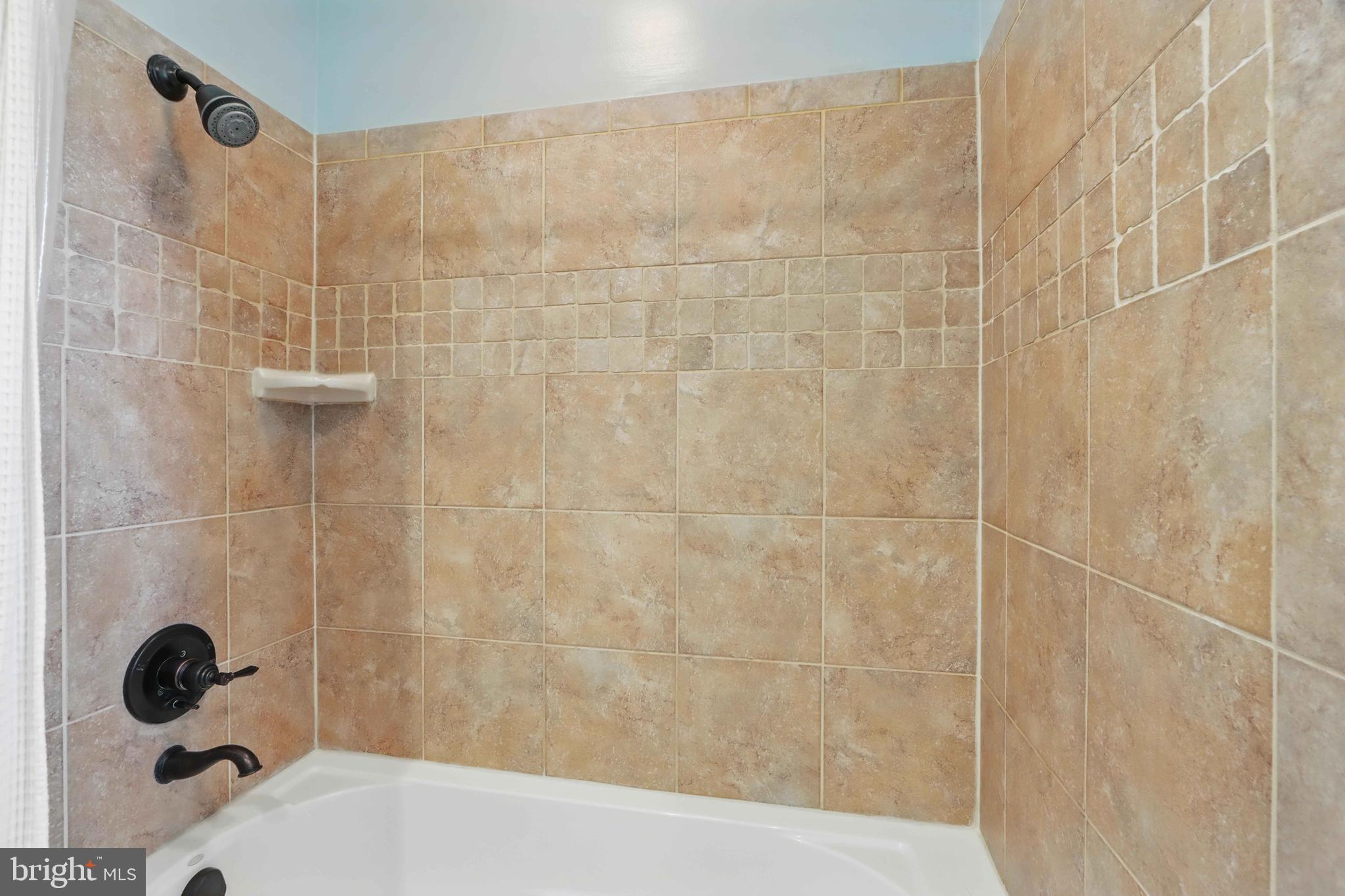 SEVEN OAKS - Residential