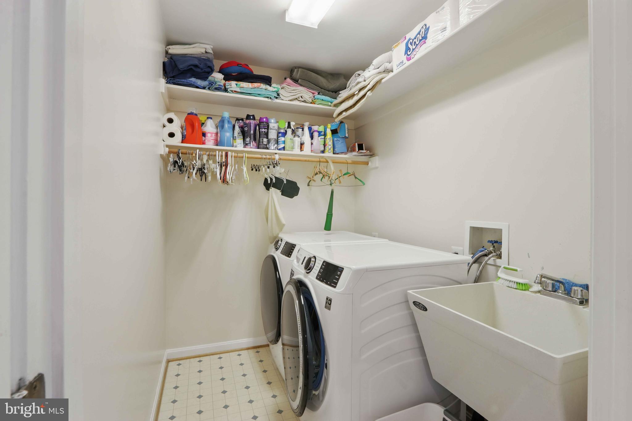 SEVEN OAKS - Residential