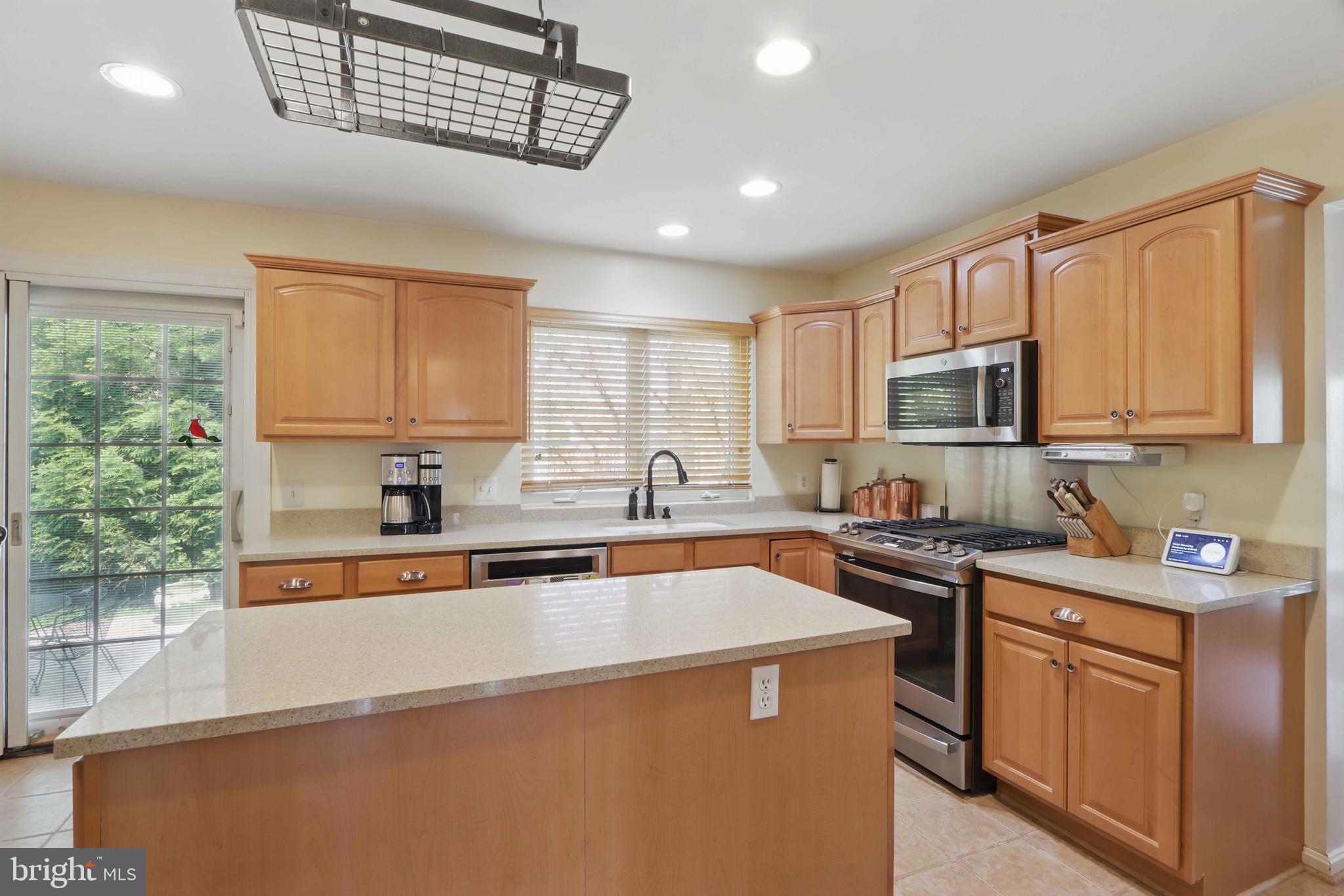 SEVEN OAKS - Residential