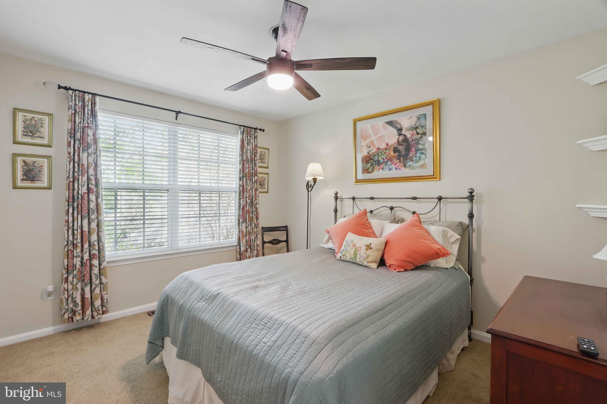 SEVEN OAKS - Residential