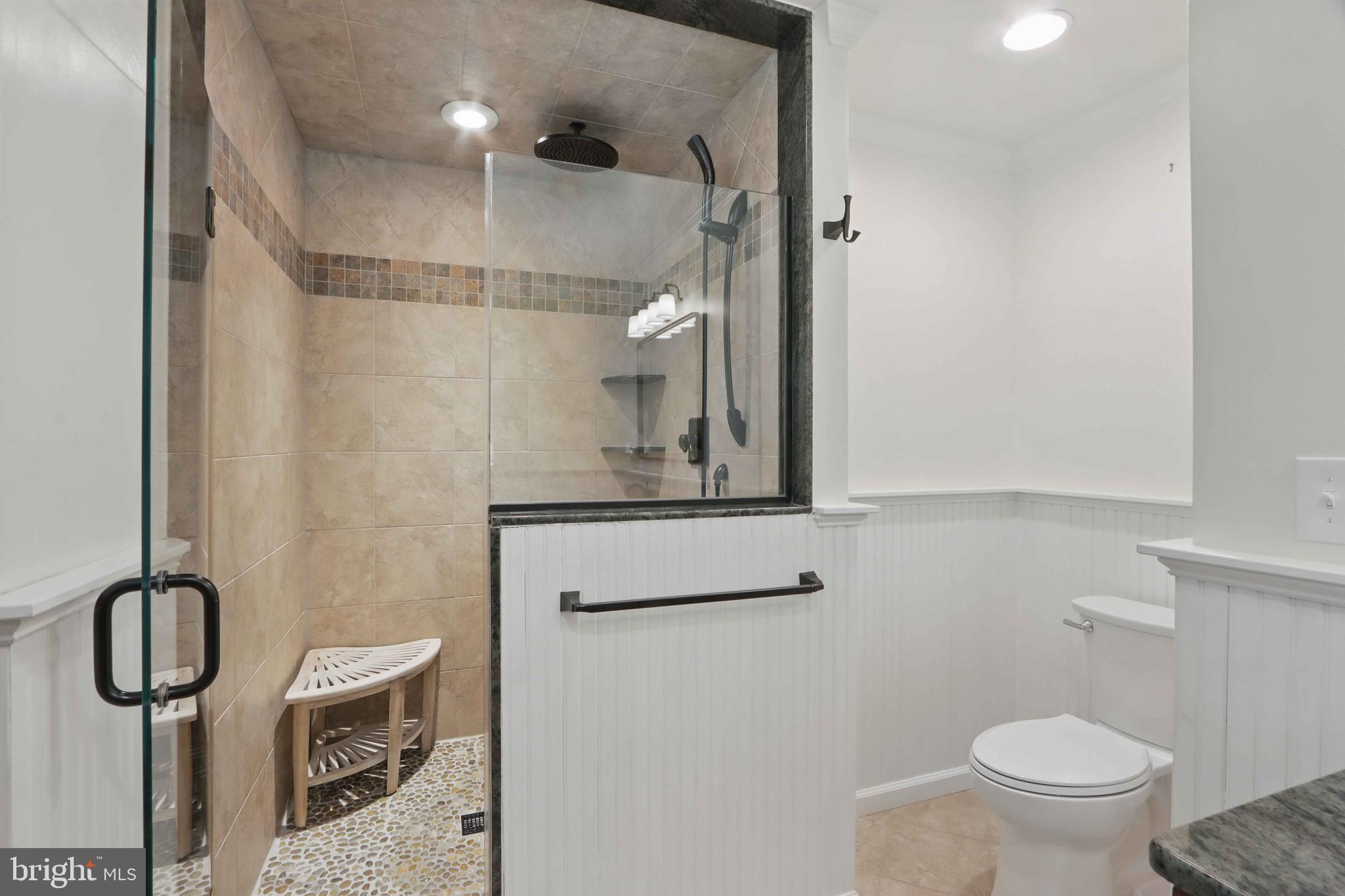 SEVEN OAKS - Residential