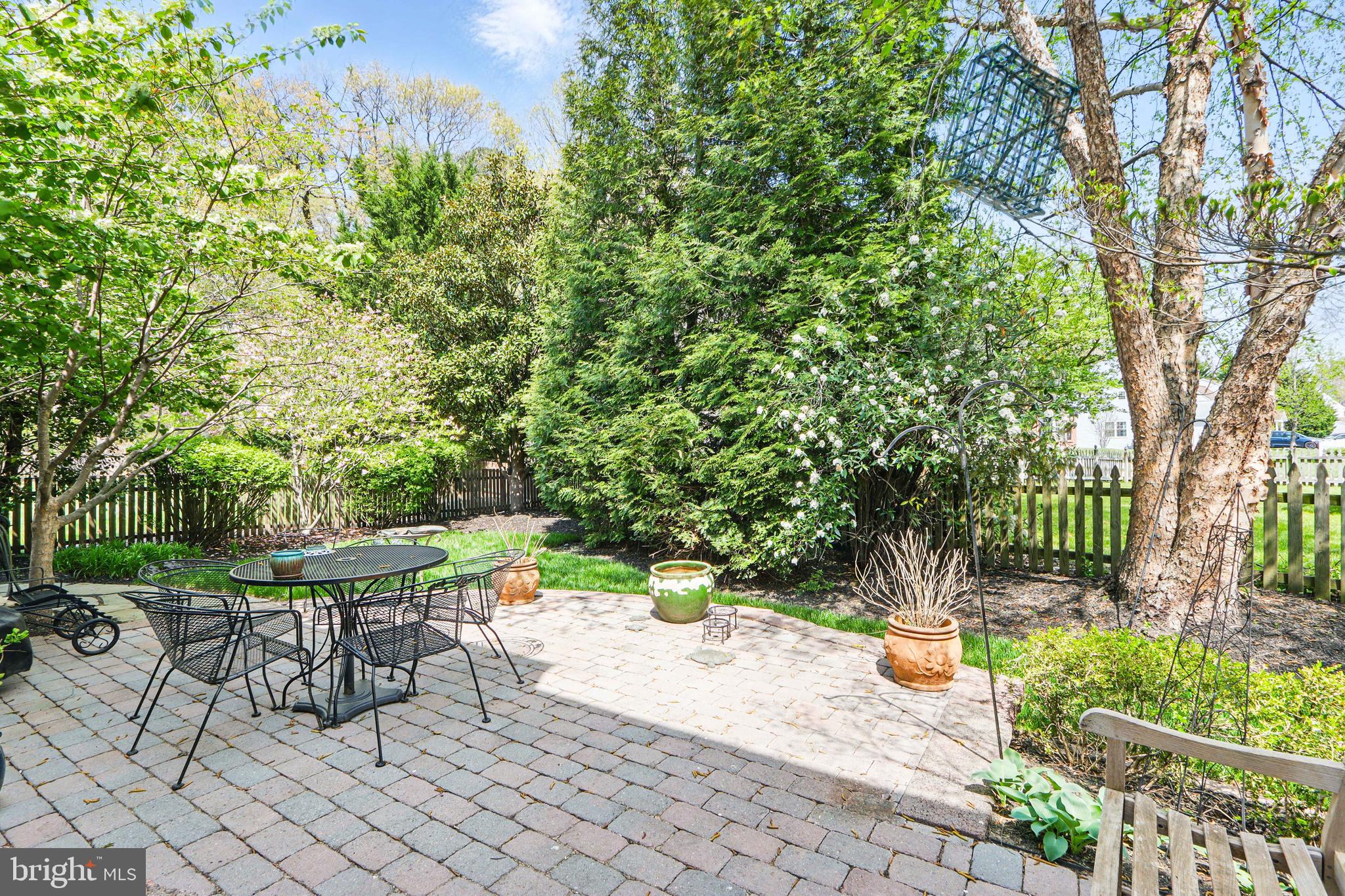 SEVEN OAKS - Residential