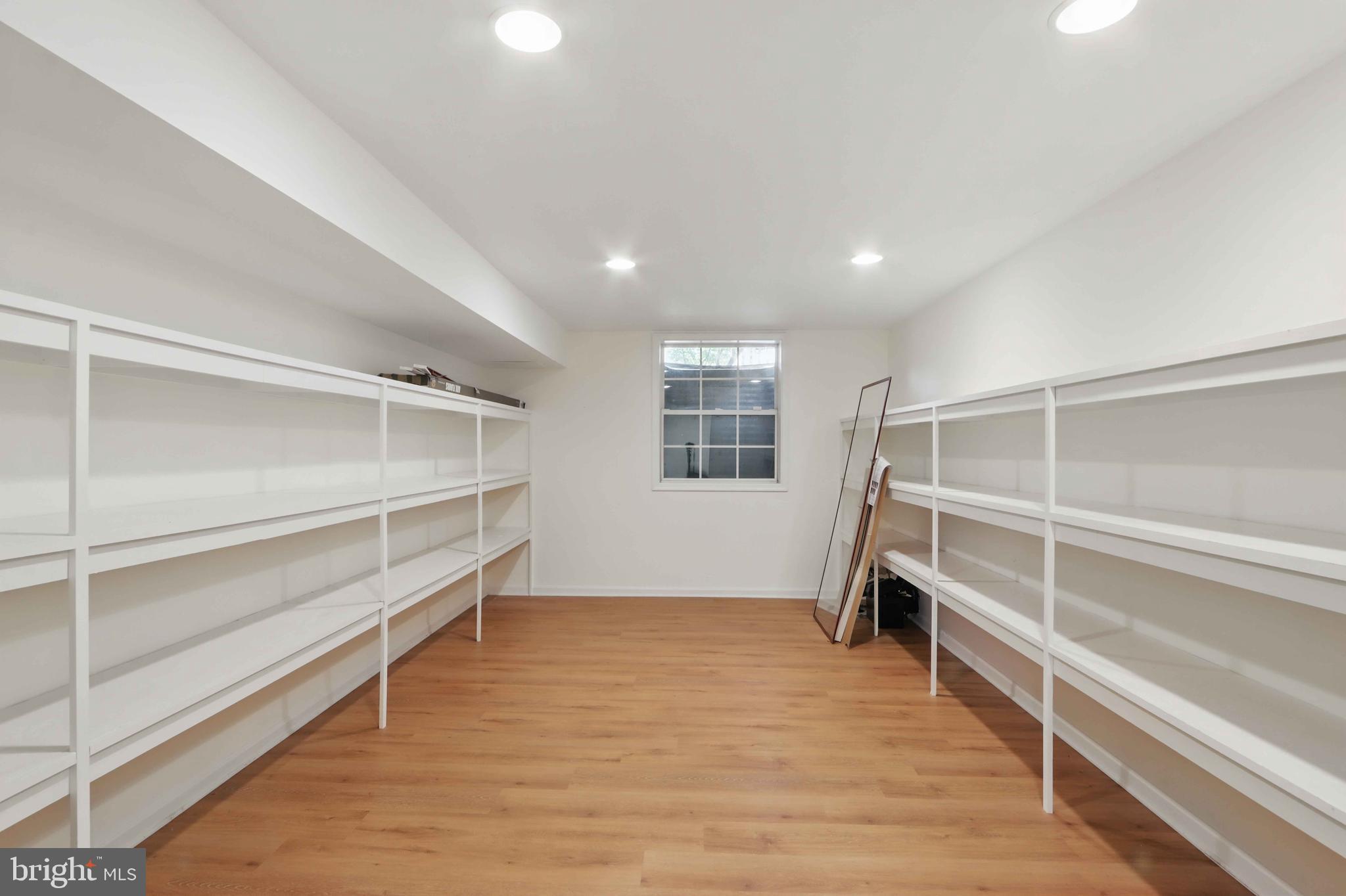 SEVEN OAKS - Residential