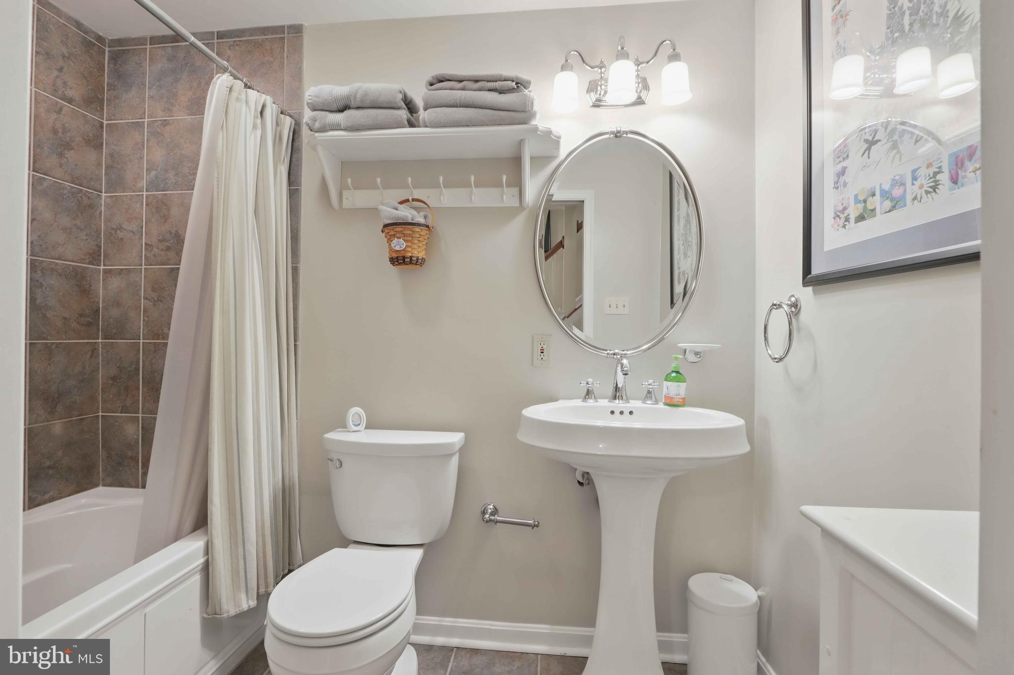 SEVEN OAKS - Residential