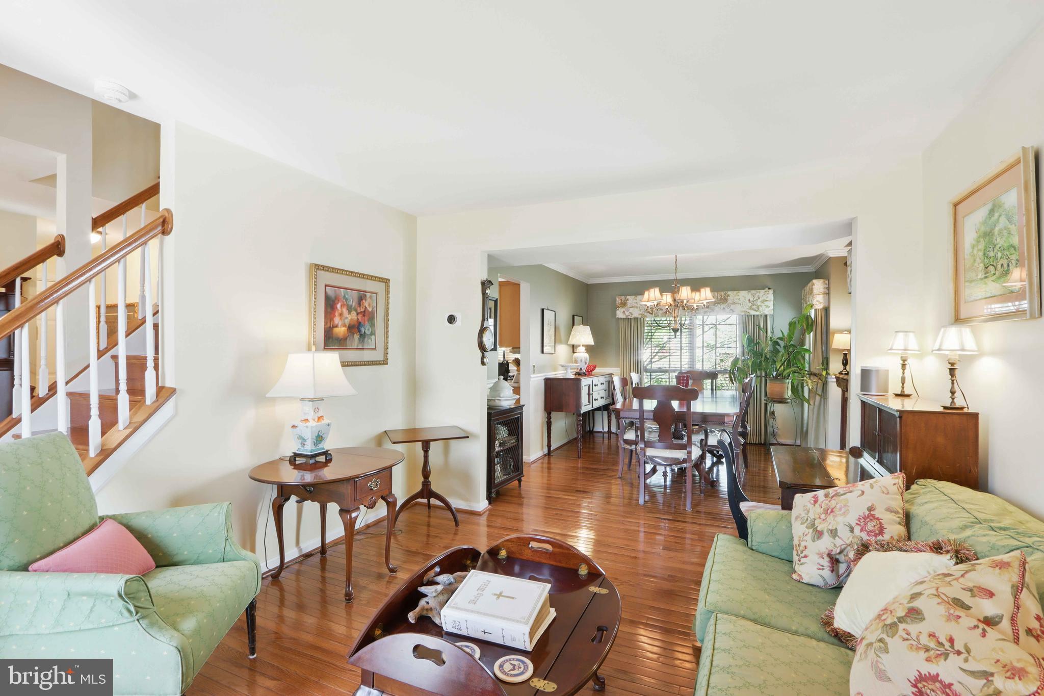 SEVEN OAKS - Residential