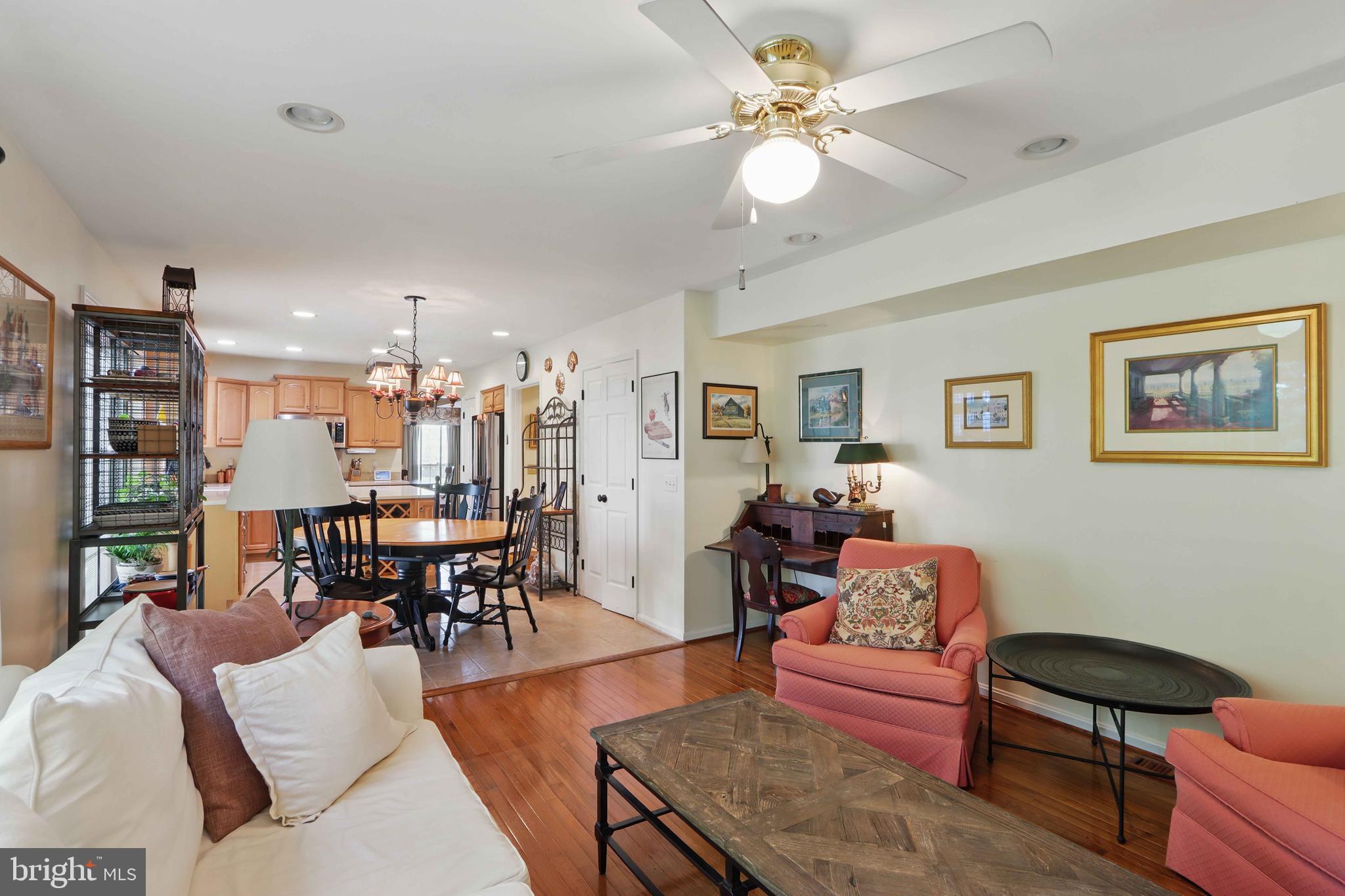 SEVEN OAKS - Residential