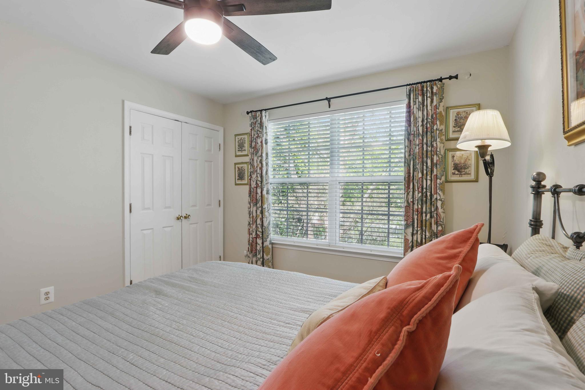 SEVEN OAKS - Residential