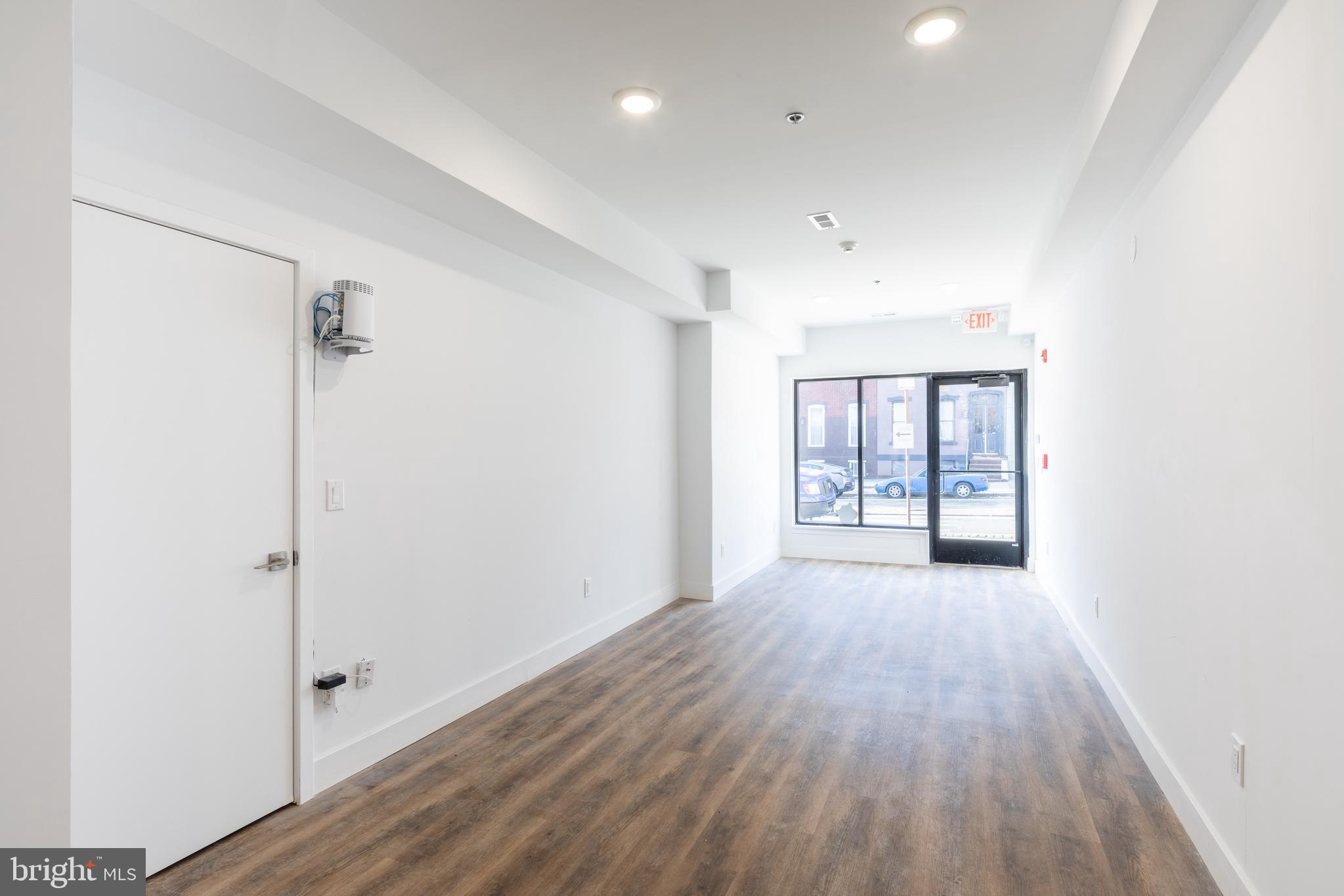 2531 W GIRARD AVENUE 1ST FLOOR