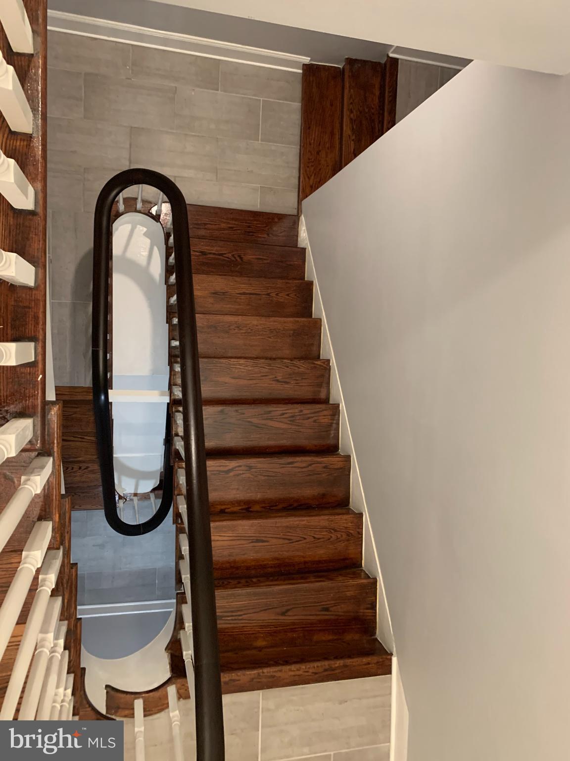 MOUNT VERNON PLACE HISTORIC DISTRICT - Residential Lease