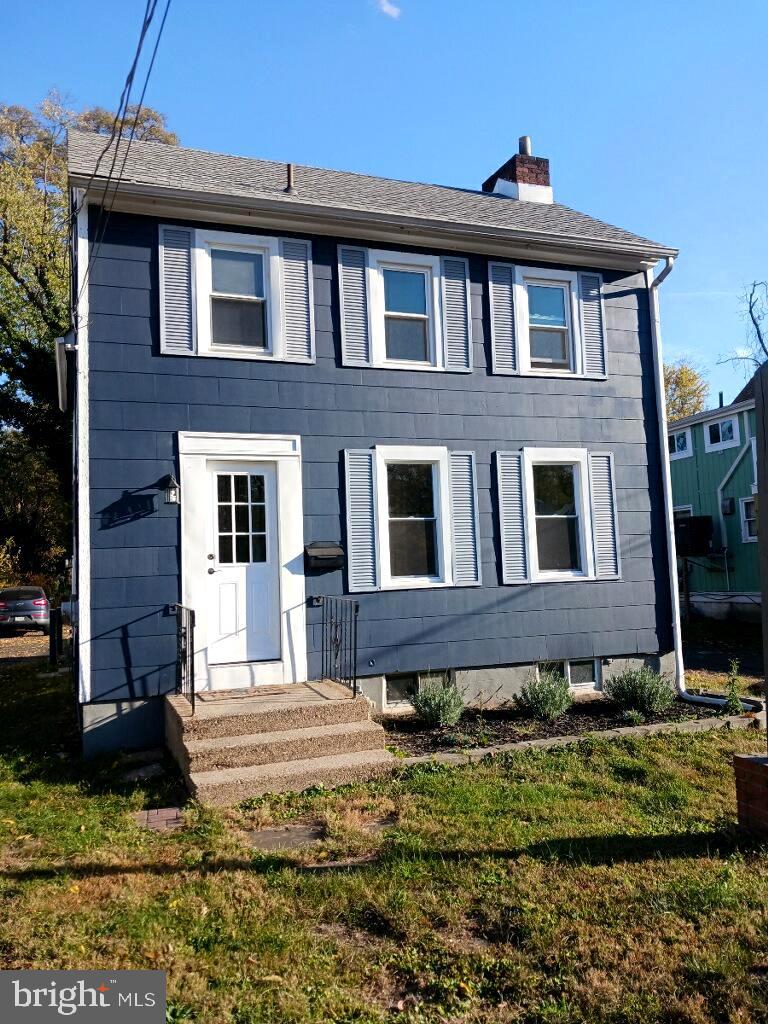 Charming 2-Bedroom Yardley Borough Home in Ideal Location!
Welcome to 49 E Afton Ave, a delightful single-family home that perfectly blends old-world charm (1800's) with modern conveniences. This quaint 2-bedroom, 1-bath residence is just steps away from the picturesque canal, where you can enjoy walking or biking. Renters are permitted to install window A/C units.
Features:
Cozy and inviting living spaces
Updated kitchen and bathroom
Stainless steel appliances
Hi-efficiency washer and dryer in home
Gas fireplace
Beautiful river views nearby
Basement and attic storage
Location Highlights:
Close to local shops and restaurants
Easy access to Yardley Train Station for commutes to Philadelphia and New York
Convenient connections to major highways leading to Princeton and beyond
Don’t miss the chance to call this charming home yours!