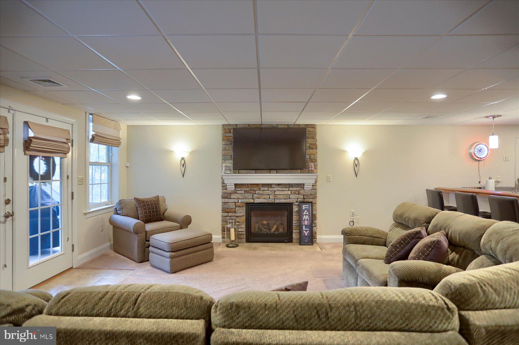 COLONIAL PARK FARMS - Residential