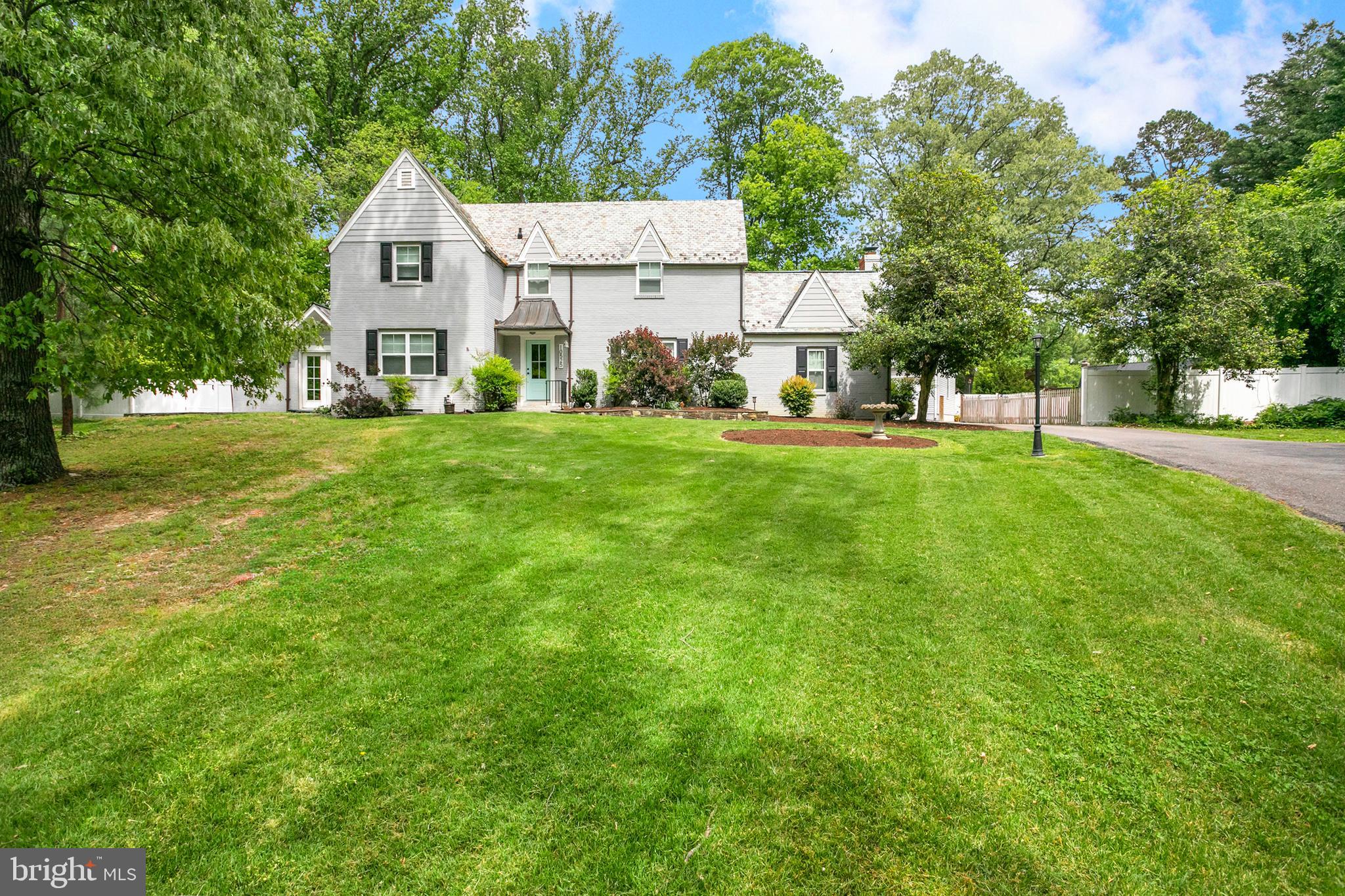 HILLANDALE - Residential