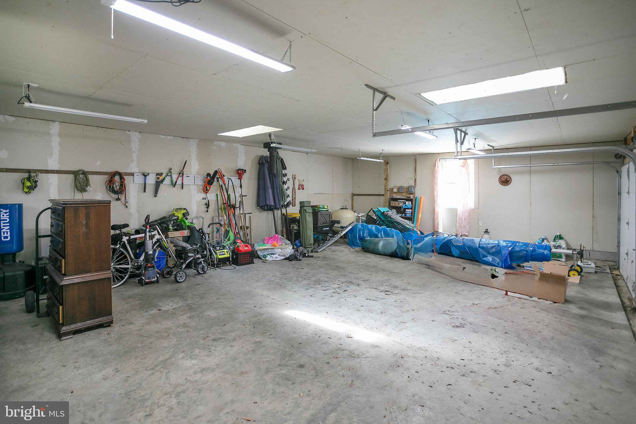 HILLANDALE - Residential