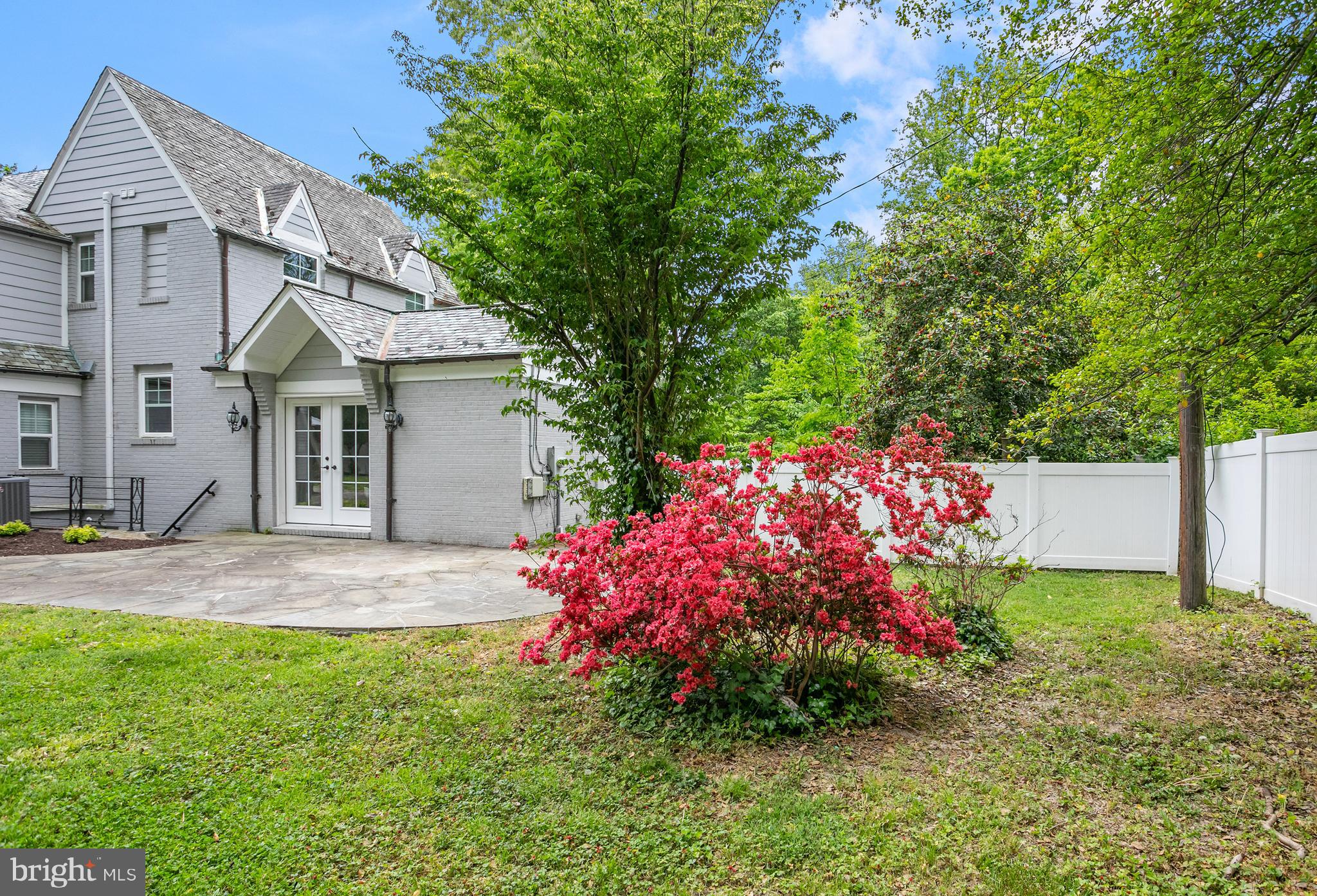 HILLANDALE - Residential