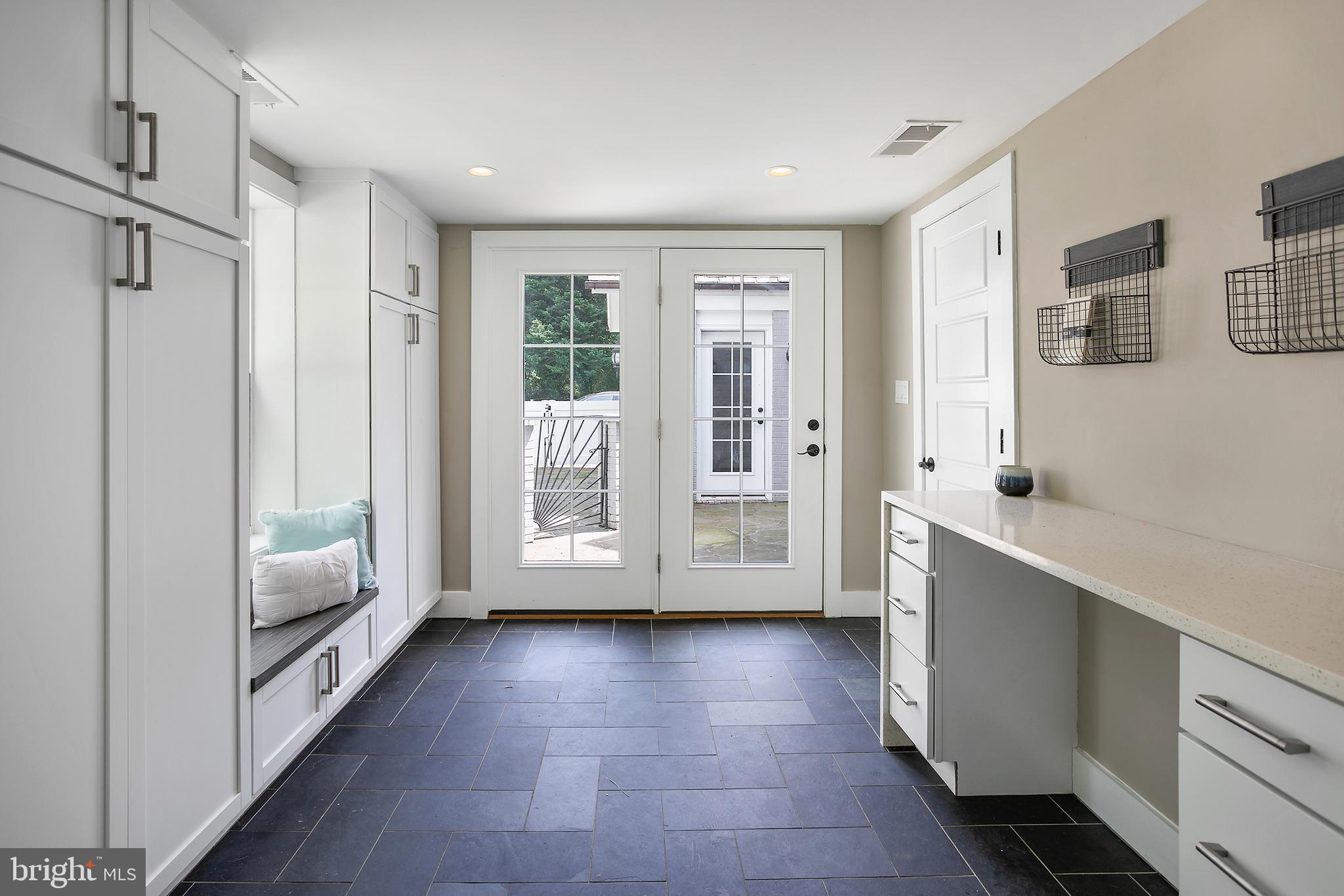 HILLANDALE - Residential