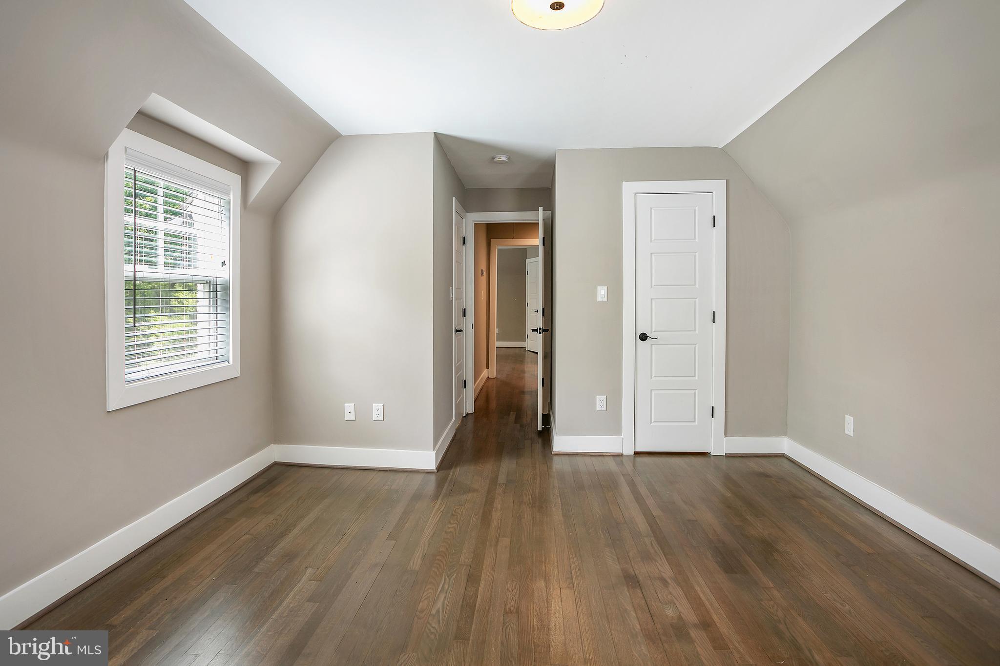 HILLANDALE - Residential