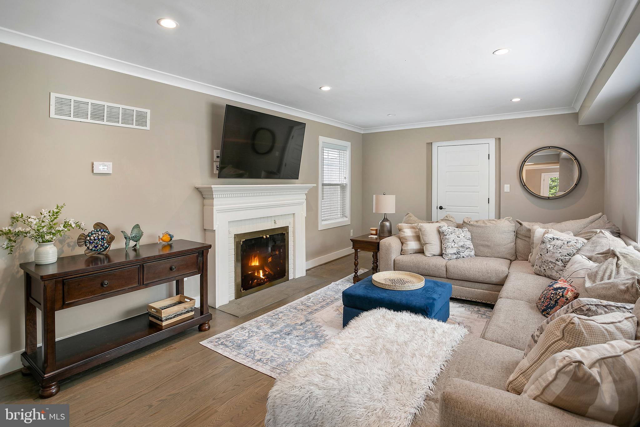 HILLANDALE - Residential