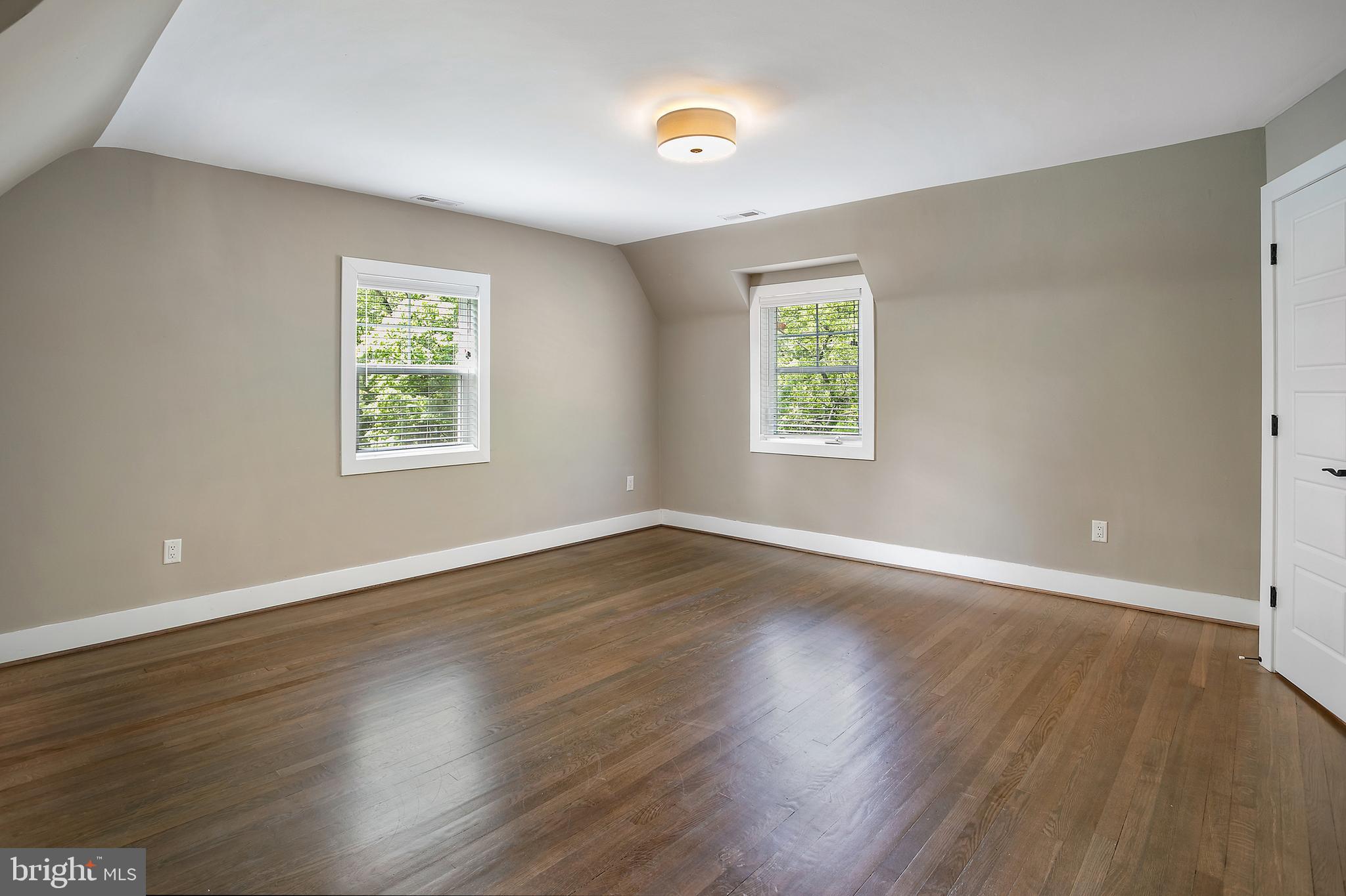 HILLANDALE - Residential