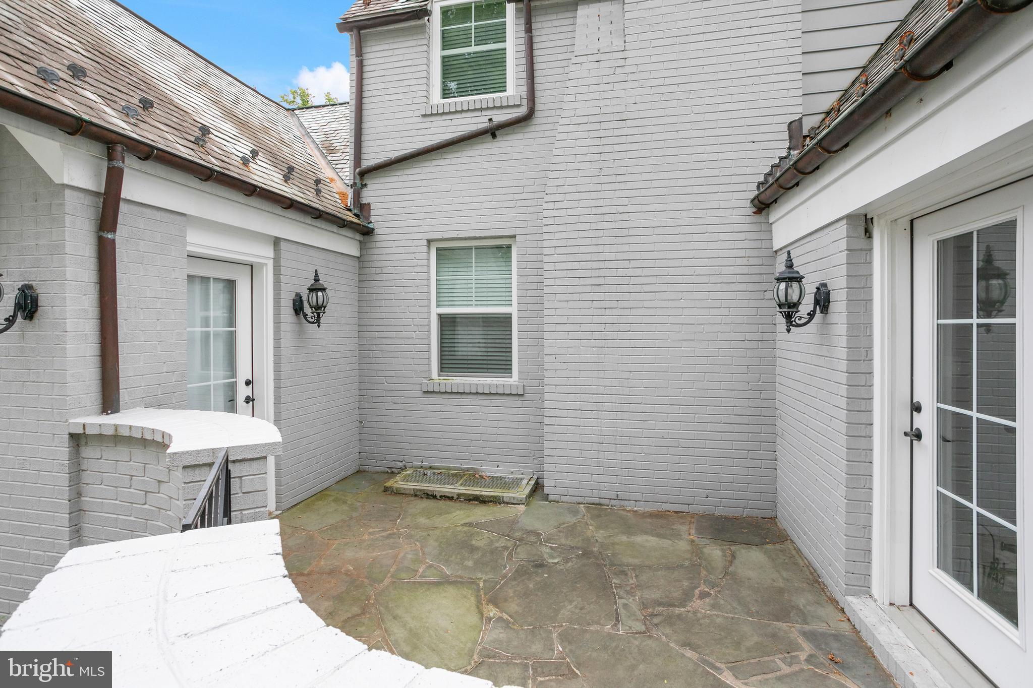 HILLANDALE - Residential