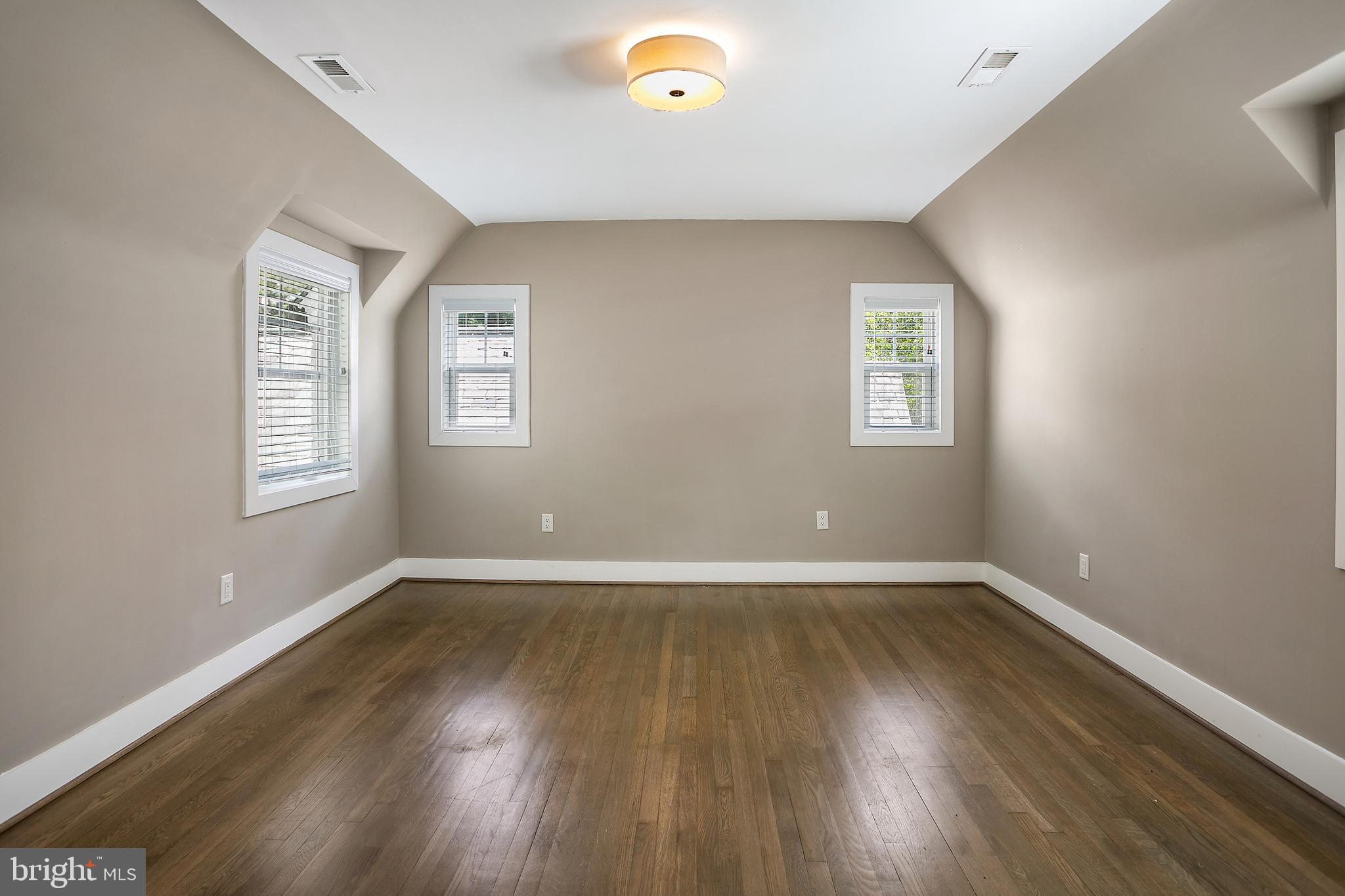 HILLANDALE - Residential