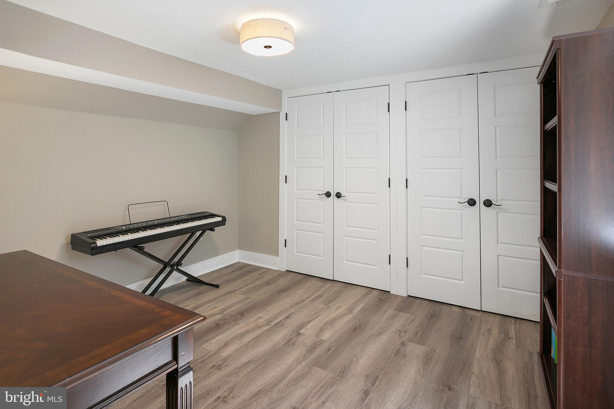 HILLANDALE - Residential