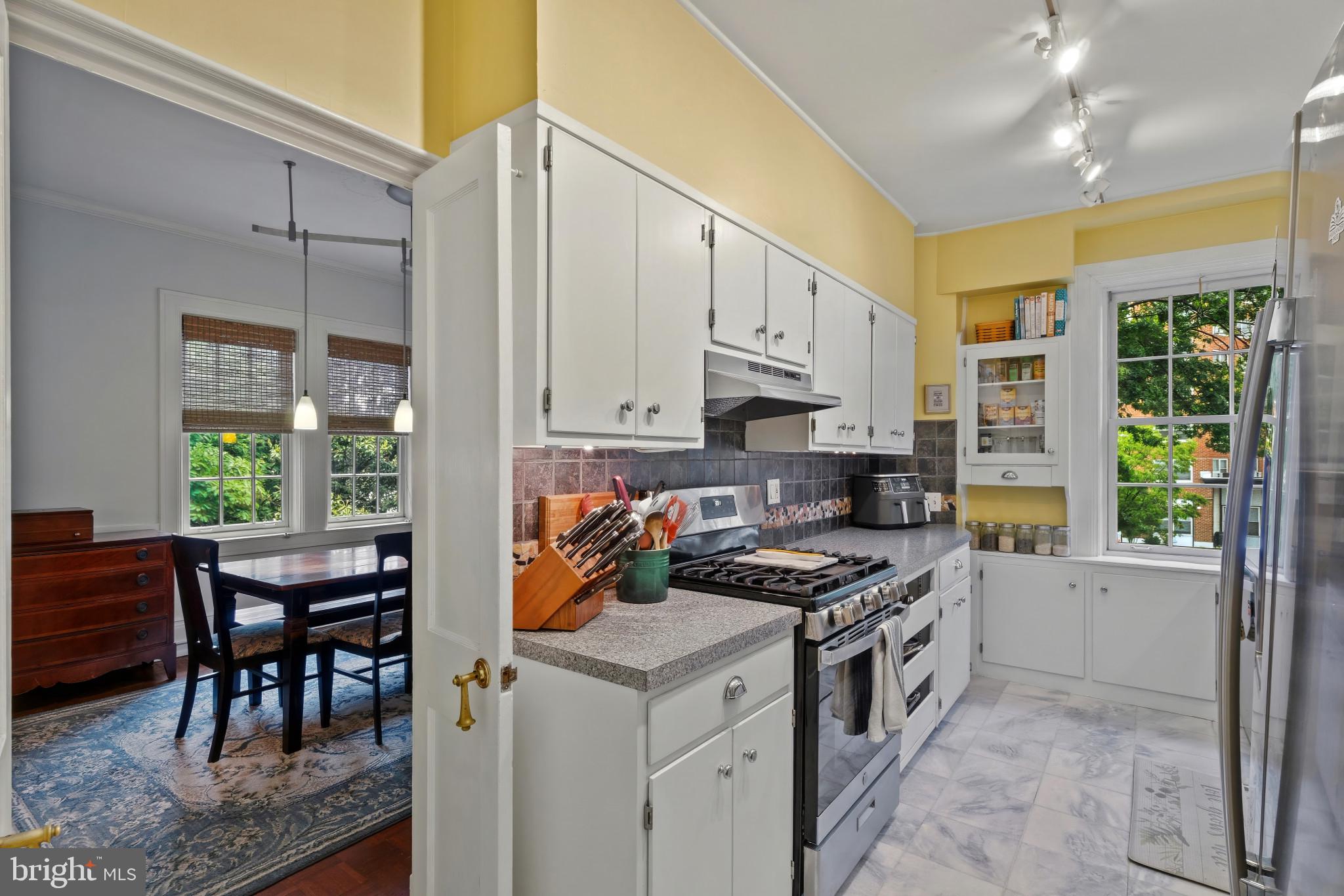 ROLAND PARK - Residential