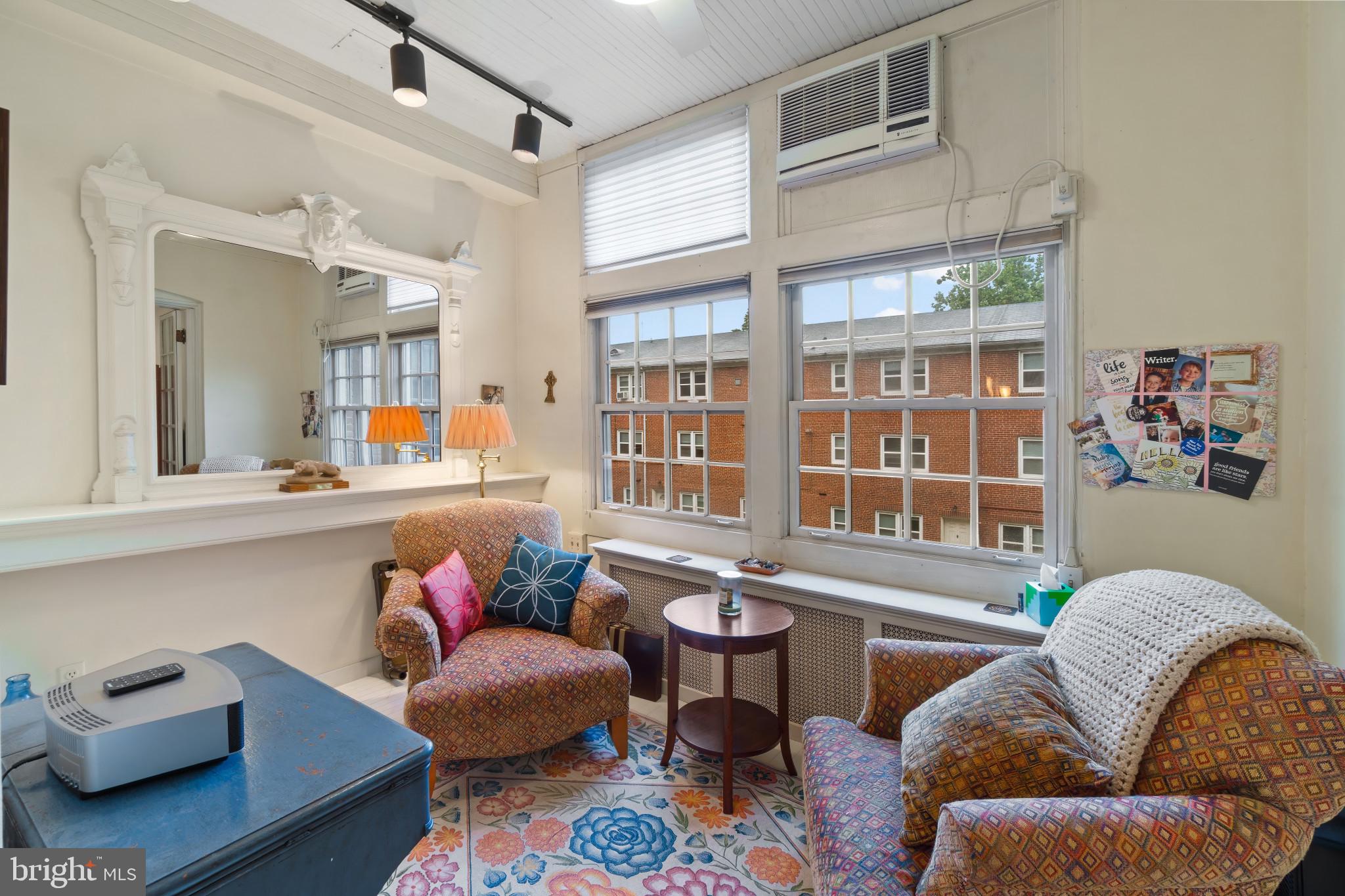 ROLAND PARK - Residential