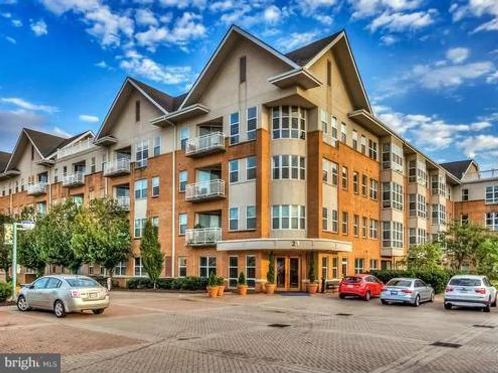 23 Pierside Drive Unit T-8, Baltimore, MD 21230