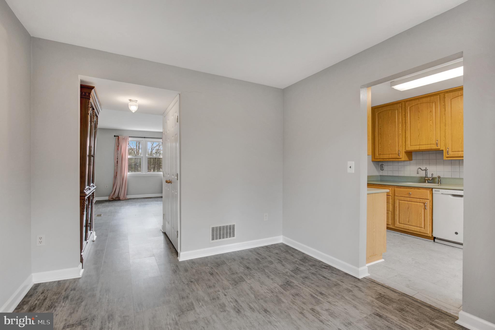 WHISPERING WOODS - Residential