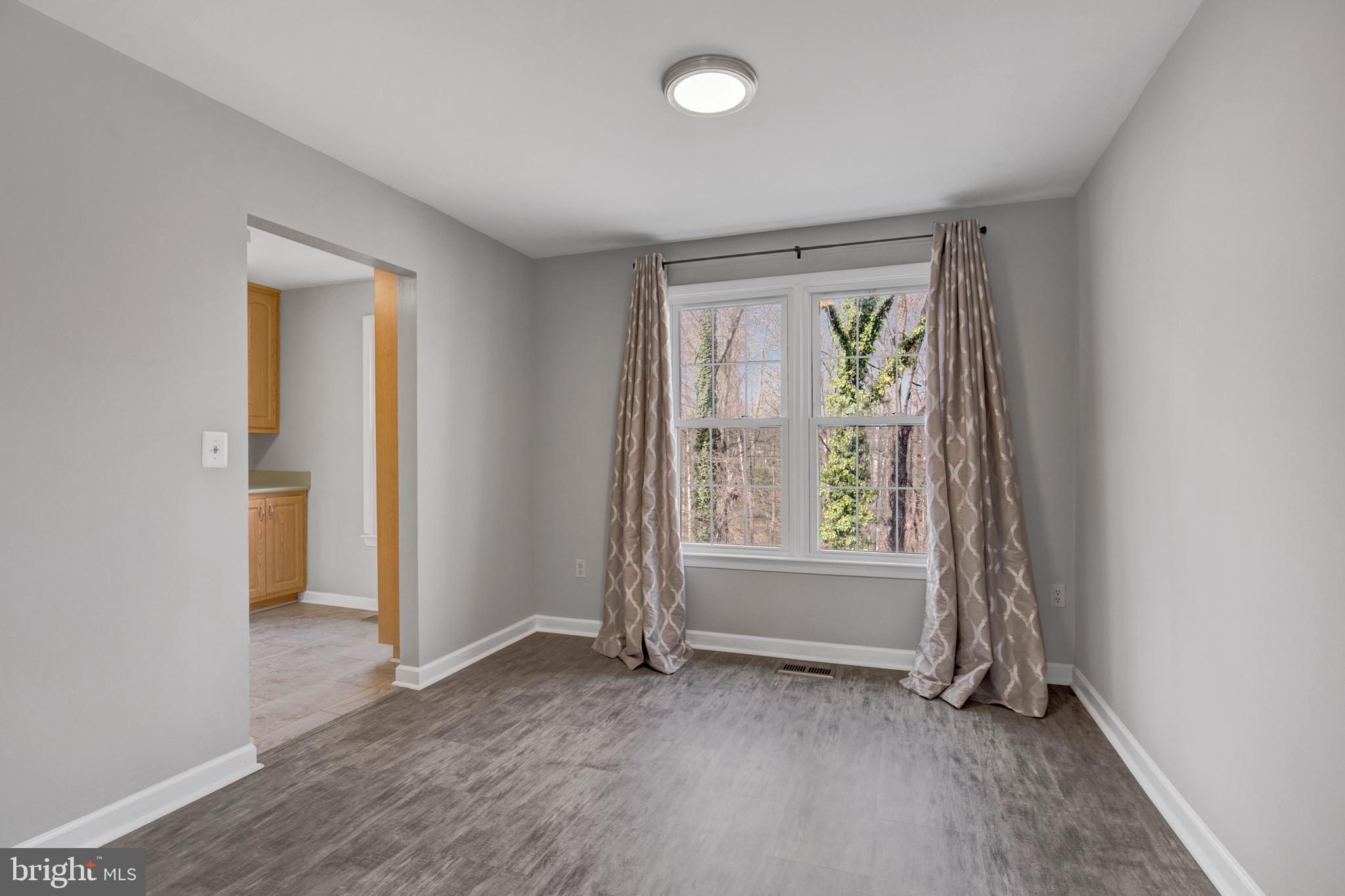 WHISPERING WOODS - Residential