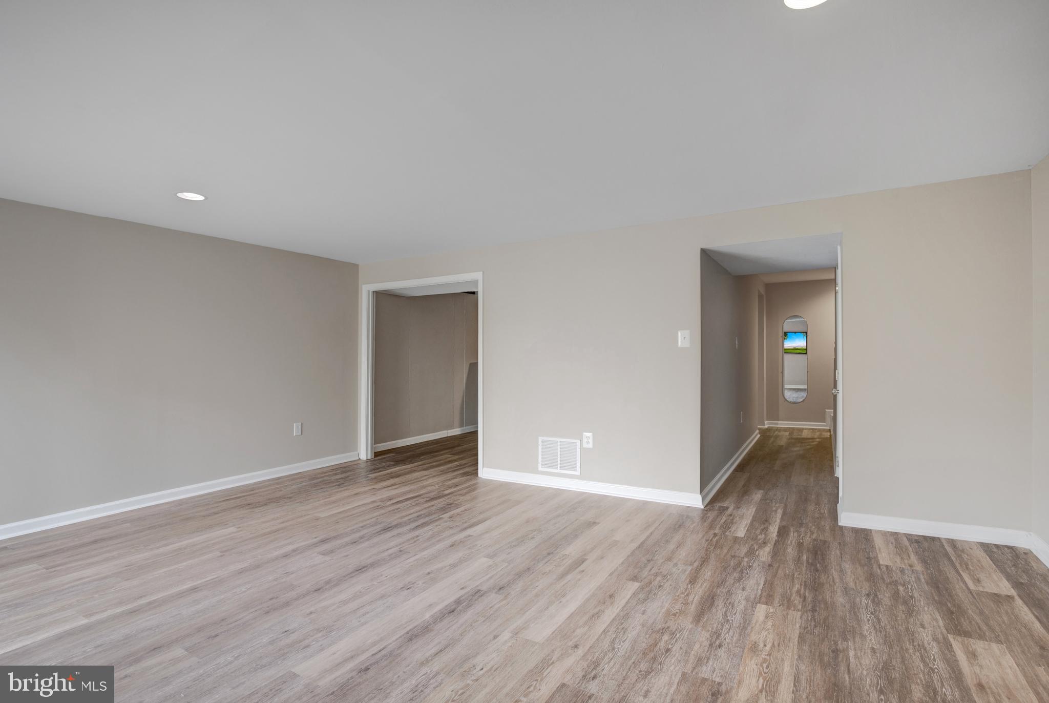 WHISPERING WOODS - Residential