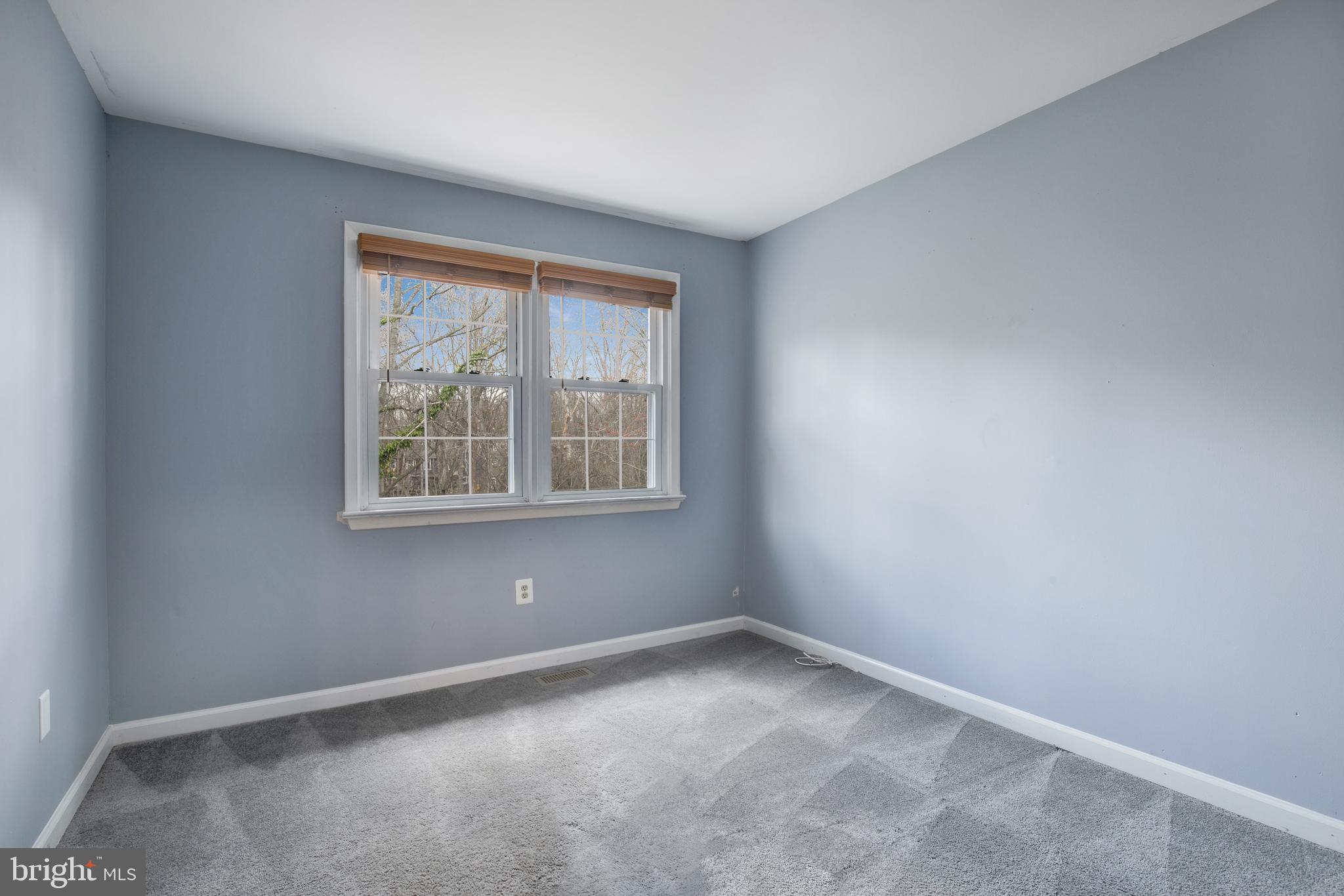 WHISPERING WOODS - Residential