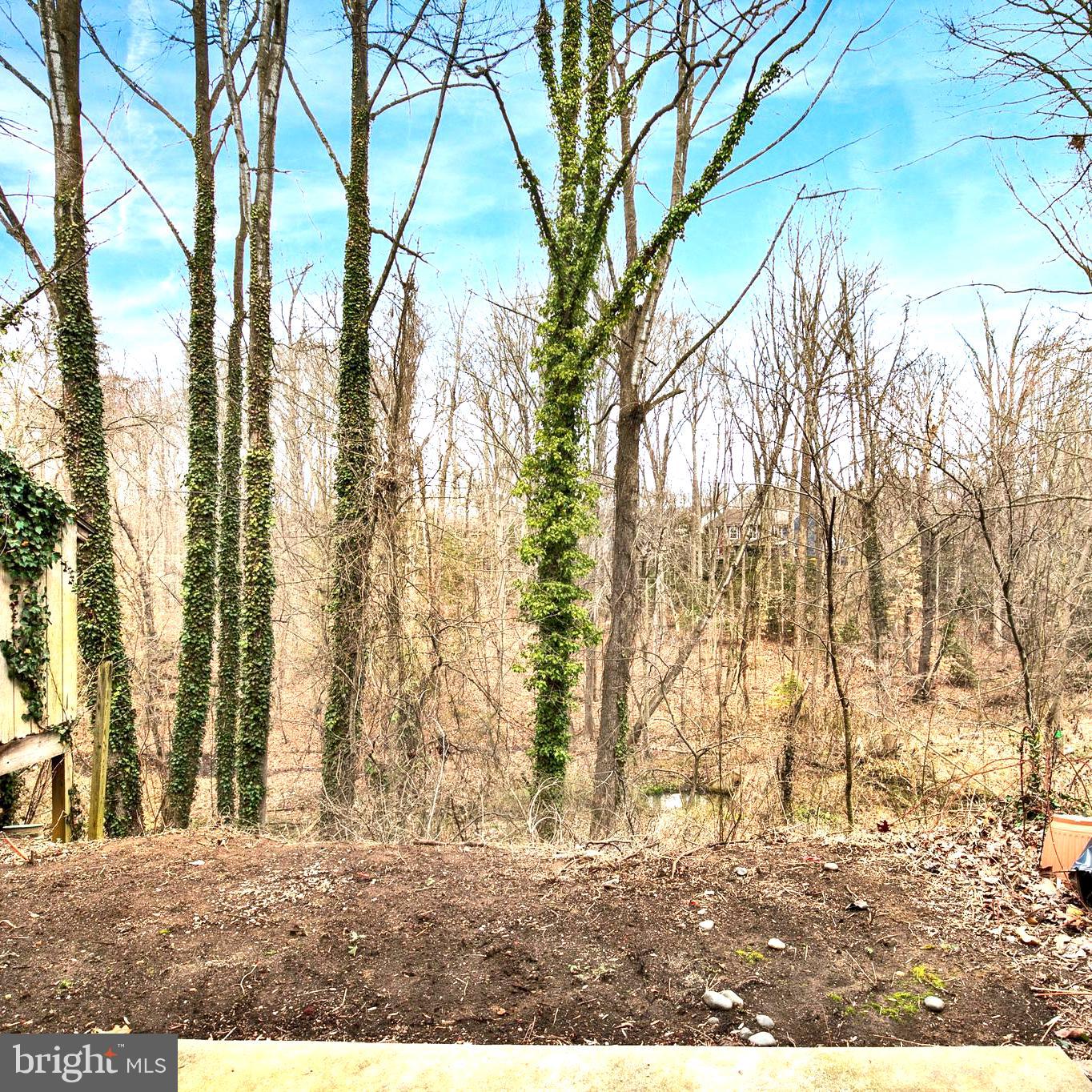 WHISPERING WOODS - Residential