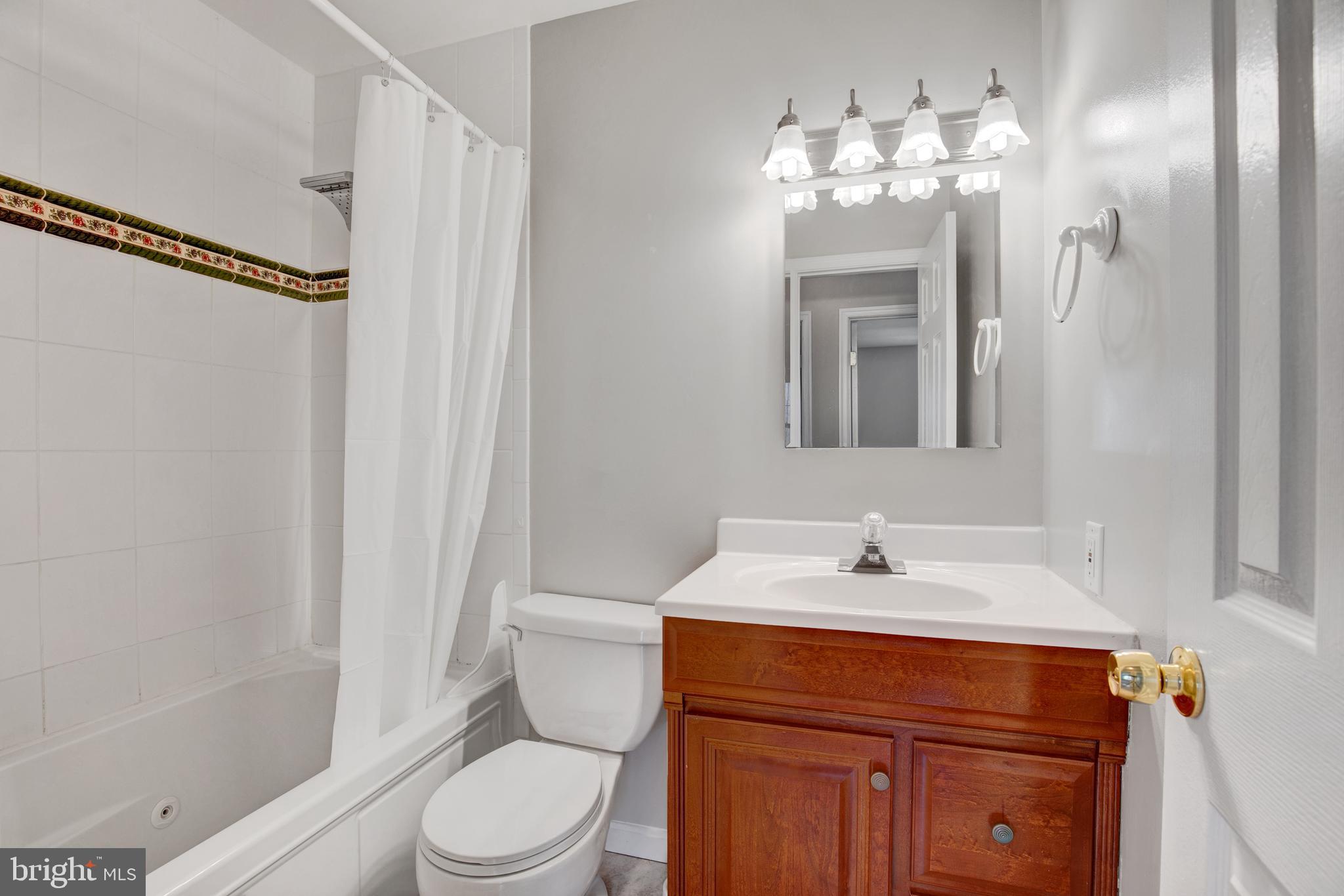 WHISPERING WOODS - Residential