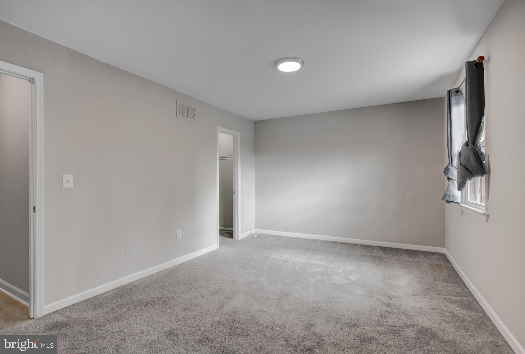 WHISPERING WOODS - Residential