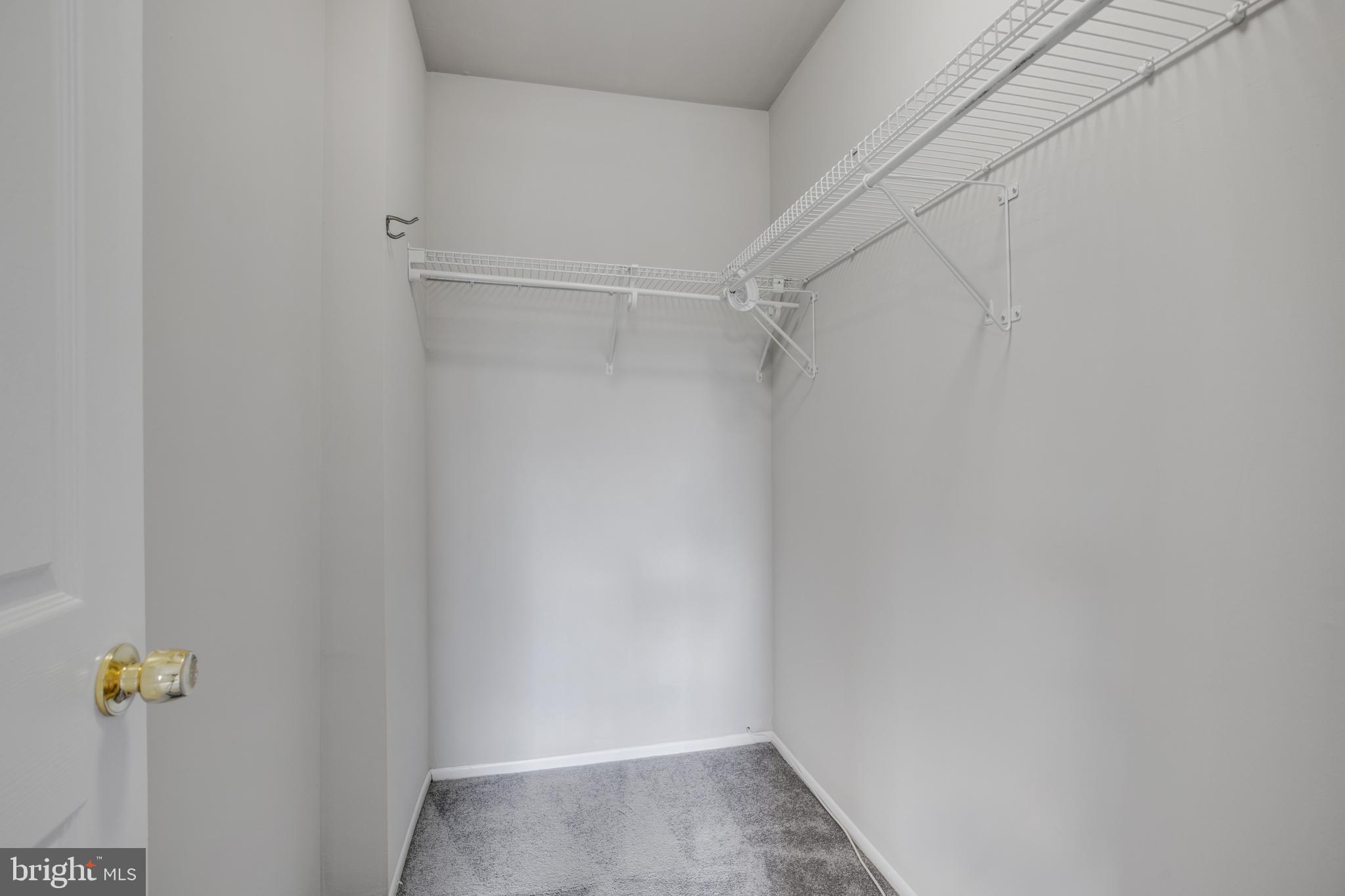 WHISPERING WOODS - Residential