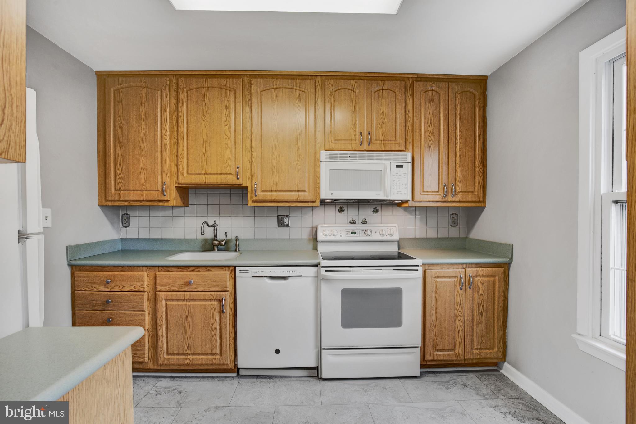 WHISPERING WOODS - Residential