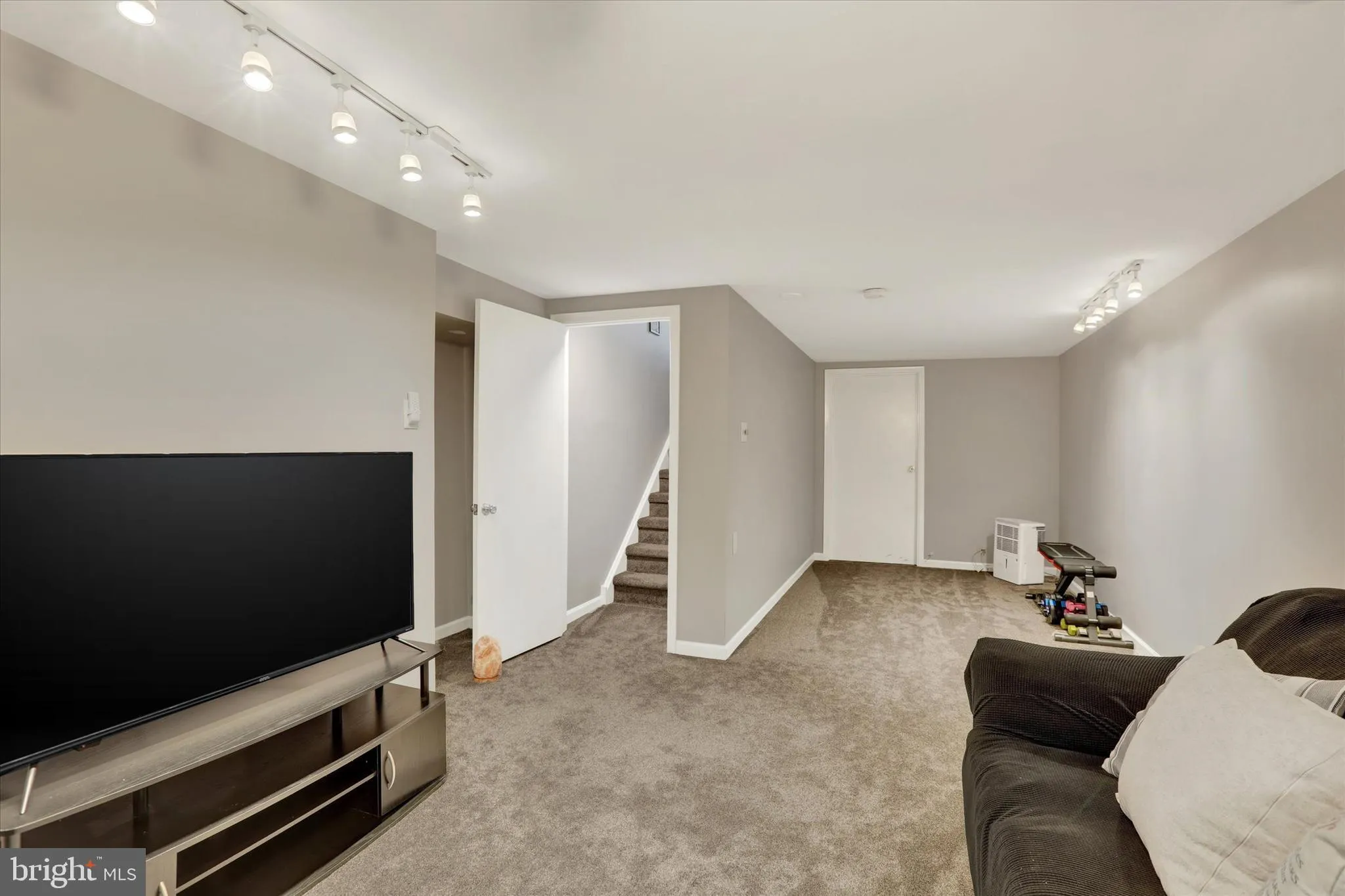 Yardley, Pennsylvania 19067, United States, 3 Bedrooms Bedrooms, ,3 BathroomsBathrooms,Residential,Pending,114362