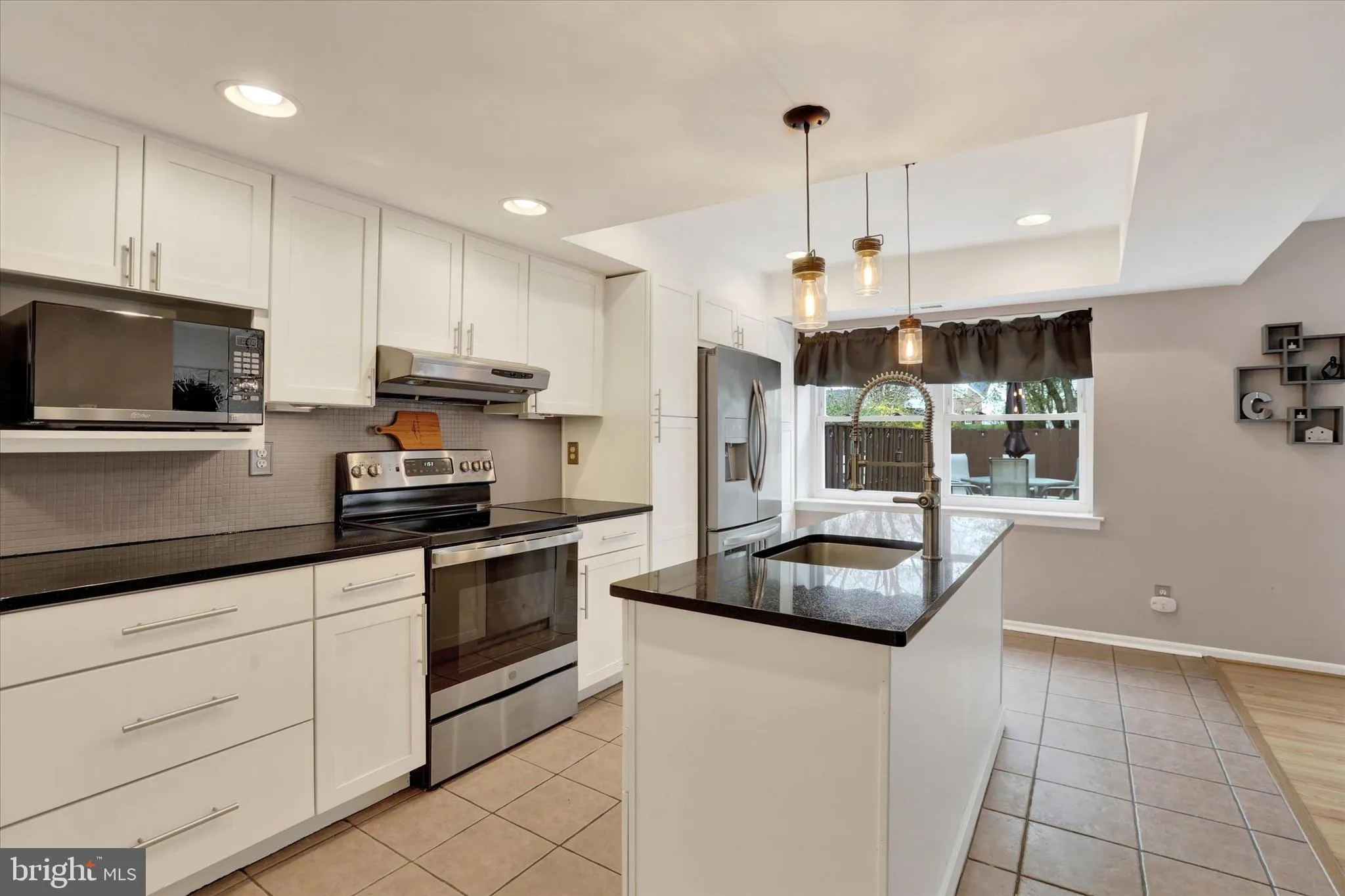 Yardley, Pennsylvania 19067, United States, 3 Bedrooms Bedrooms, ,3 BathroomsBathrooms,Residential,Pending,114362